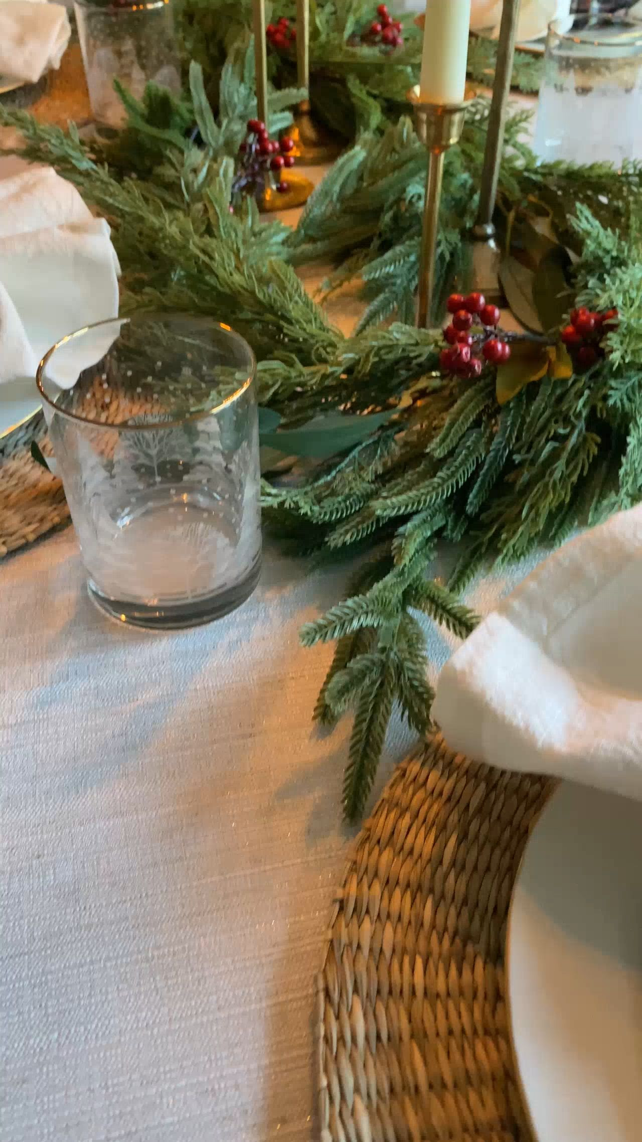 Christmas tablescape inspiration that is easy to recreate! #Christmastable #Christmastablescape #Christmastablesetting #holidaydinner #Christmasdinner #dinnerparty #holidayhosting #holidayentertaining #Christmasparty #tablescape #tablesetting 

 #LTKHoliday #LTKSeasonal #LTKHome
