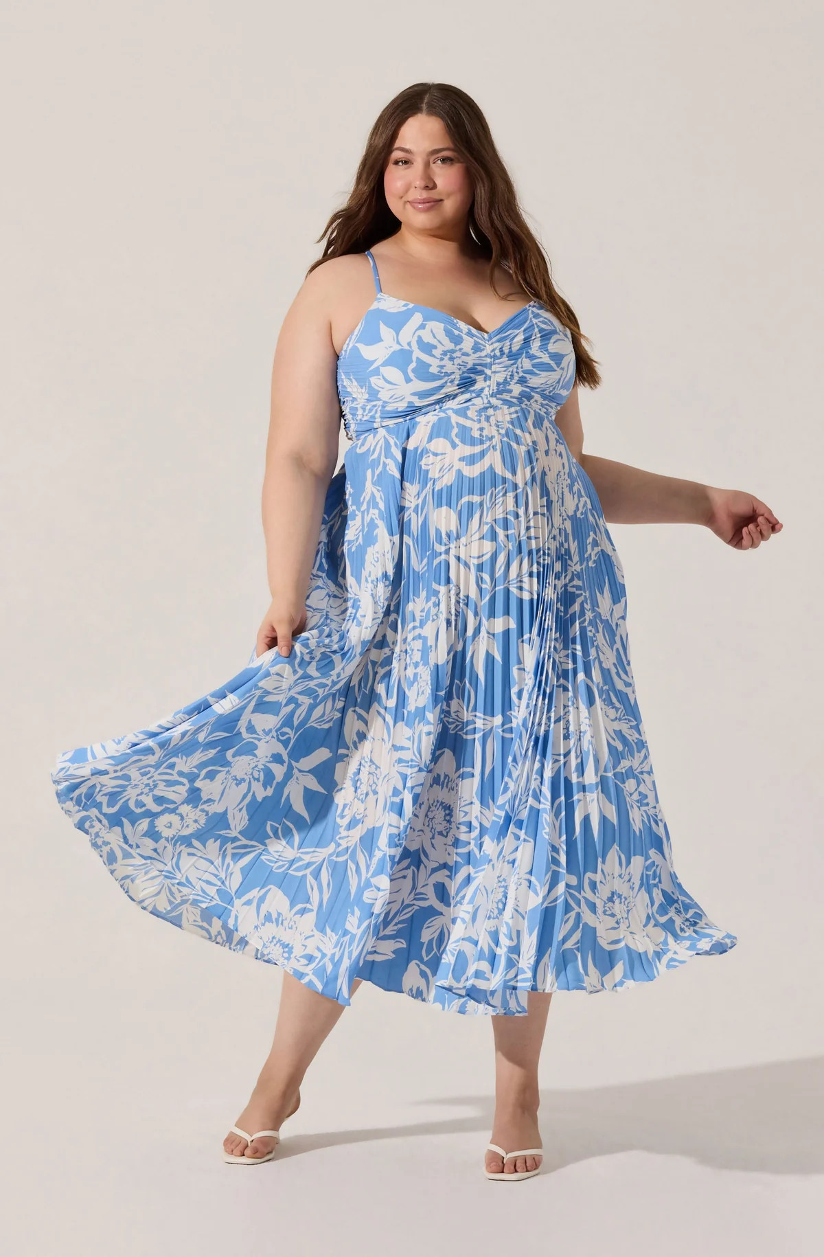 Blythe Floral Plisse Midi Dress - Plus Size - Blue floral / 1X | ASTR The Label (US)