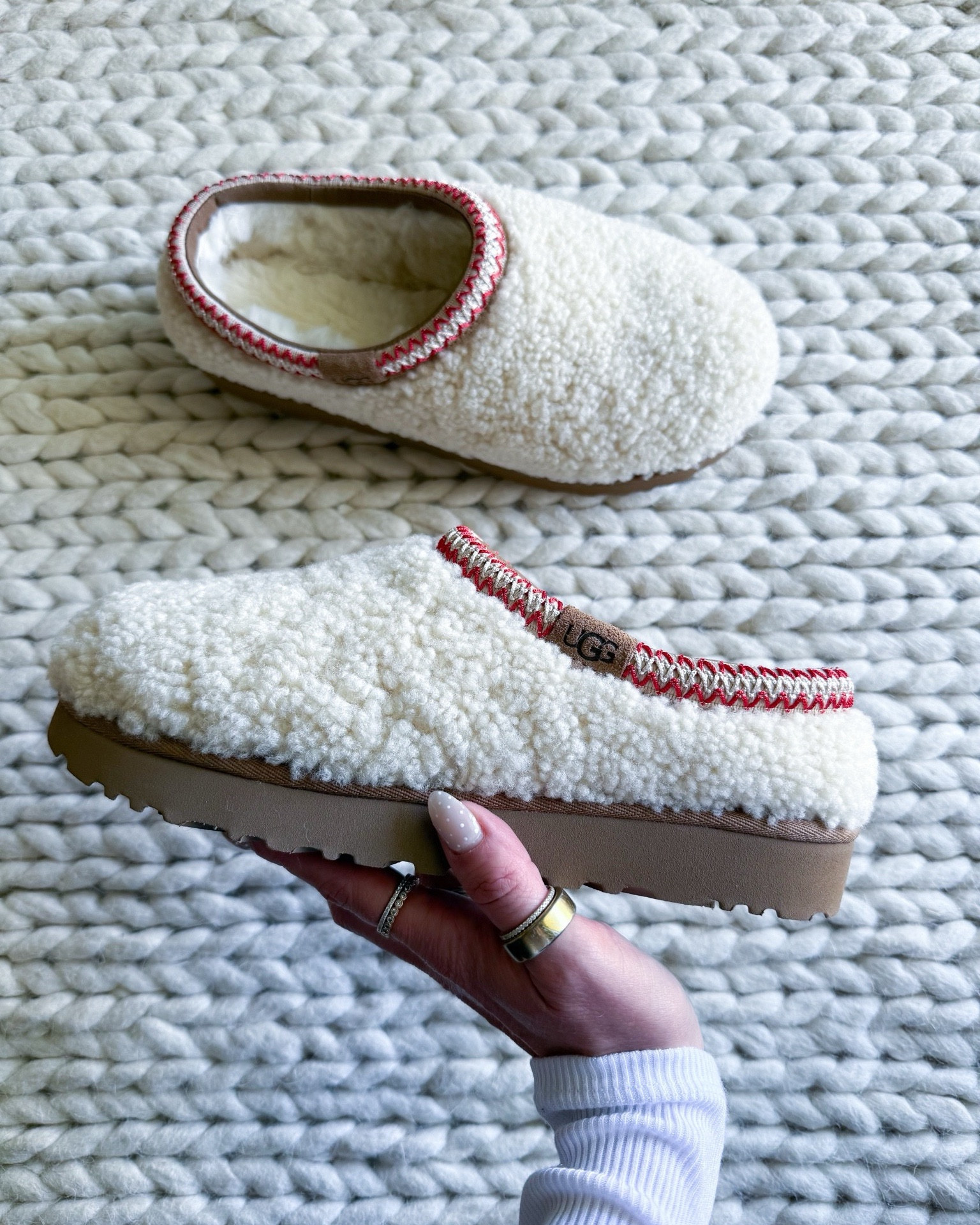 If you’re hunting for cute, warm, actually functional slipper options for her, these are the three I reach for the most. They hold up, they don’t slip around, & they look good with everything from leggings to pajamas. Perfect gift idea if you want something she’ll use every single day.

cozy winter slippers - gifts for her - holiday gift ideas - warm winter shoes - everyday comfort style - mom approved slippers - neutral winter style - practical gift ideas - winter home essentials - bestselling slippers - cold weather favorites - comfortable cozy style - winter loungewear finds - elevated basics for her

#LTKGiftGuide #LTKmorningroutine #LTKCyberWeek