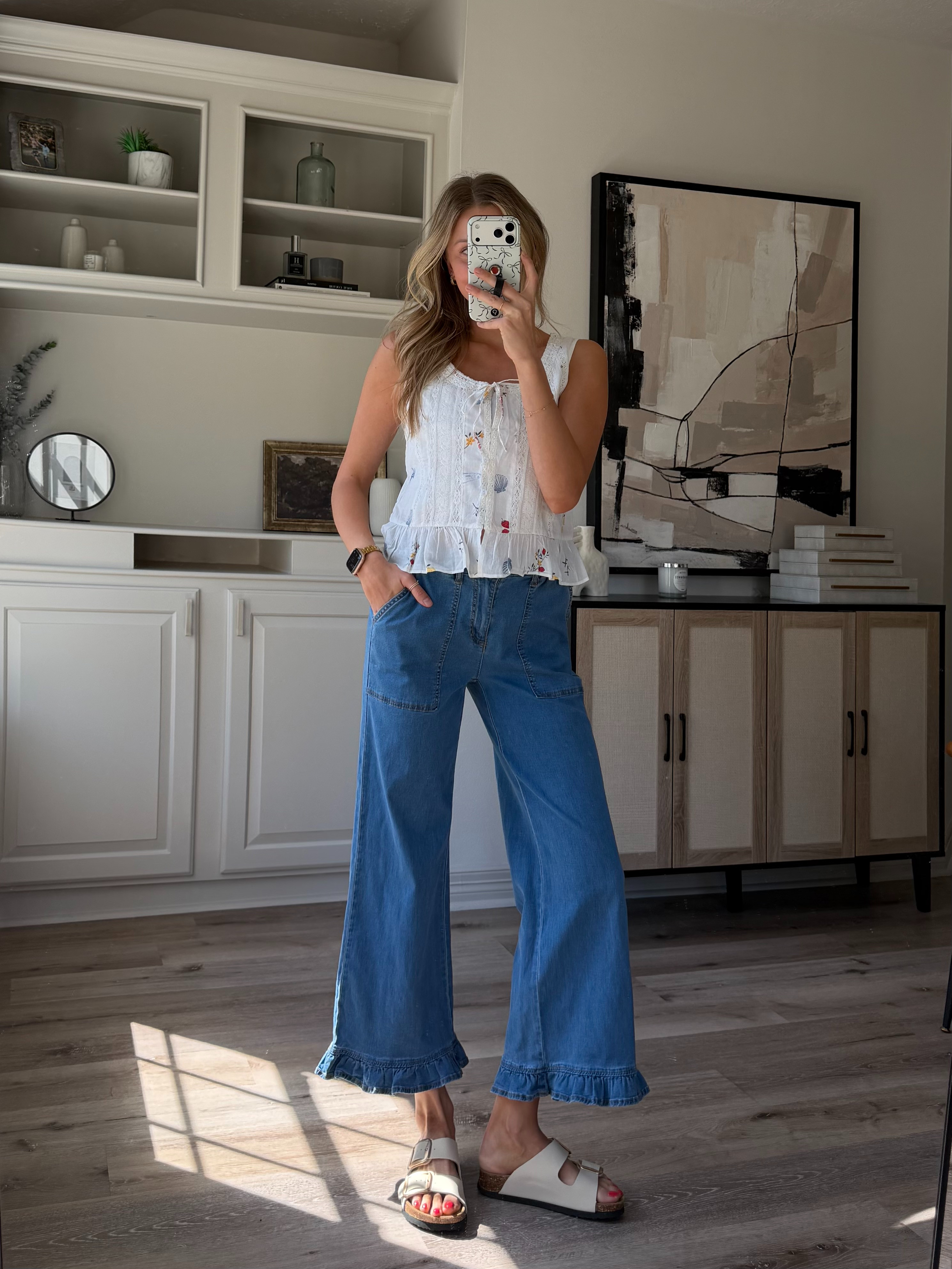 Cutest spring / summer outfit! Wearing 4 in jeans + S in tank.  

 