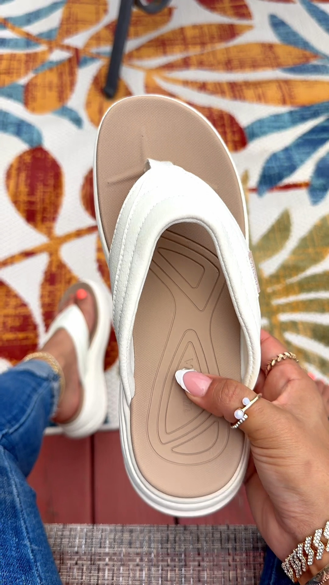 Flip flops with arch support 🌸✨ #sandals #flipflops

#LTKootd #LTKActive