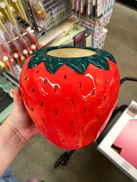 MUST HAVE PLANTER 🥹🍓🍓

#LTKsalealert #LTKstyletip #LTKhome