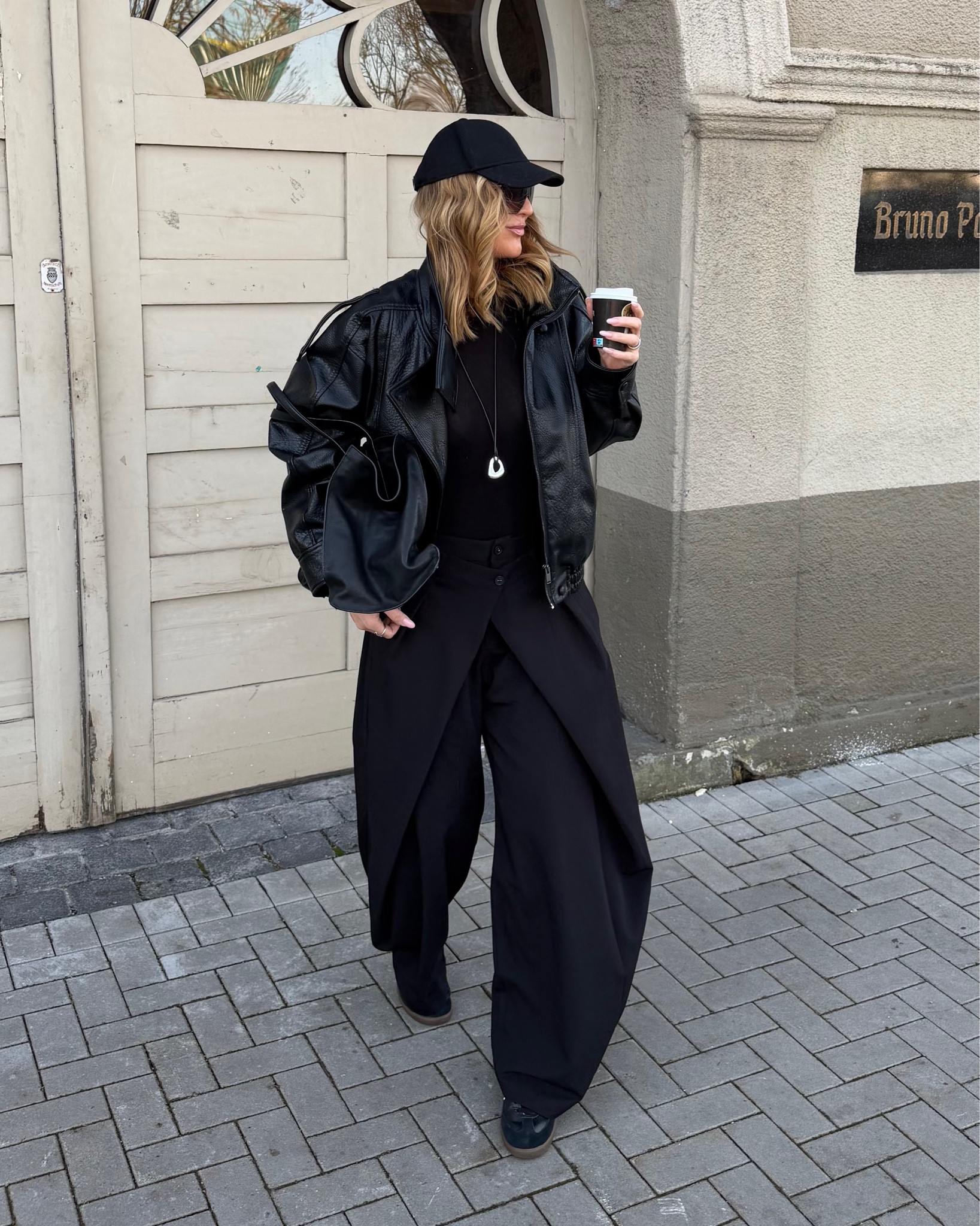 Black, but never boring.

#LTKeurope #LTKdeutschland #LTKkleider