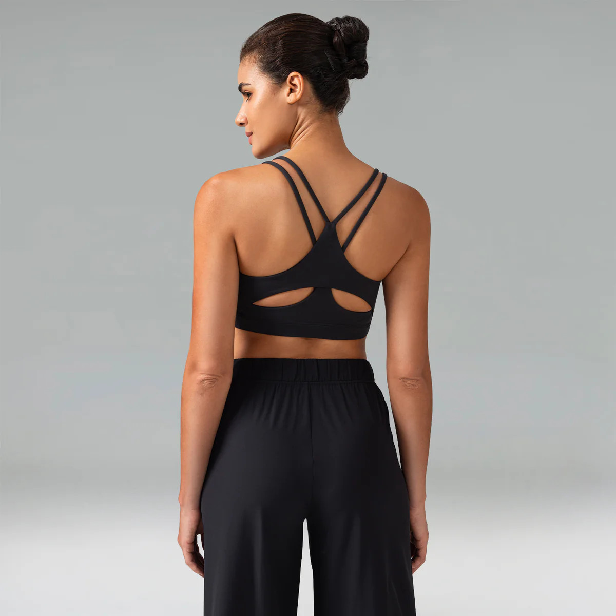 Dreamlux V-Neck Strappy Back Workout Bra – Light Support | Colorfulkoala