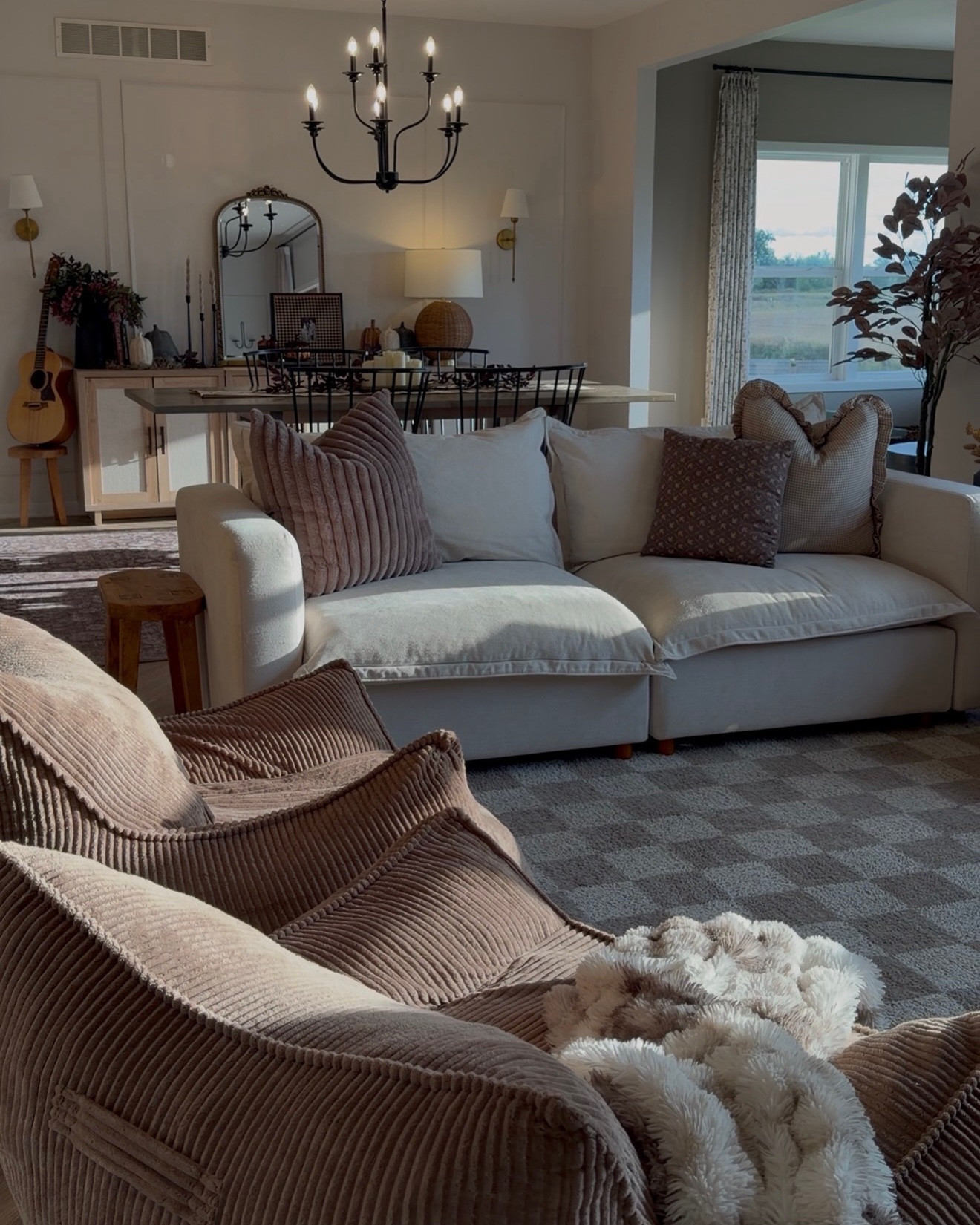 apparently this is my favorite version of home 🤎

#fallathome #homebody #cozyhome #fallhome #cozyliving