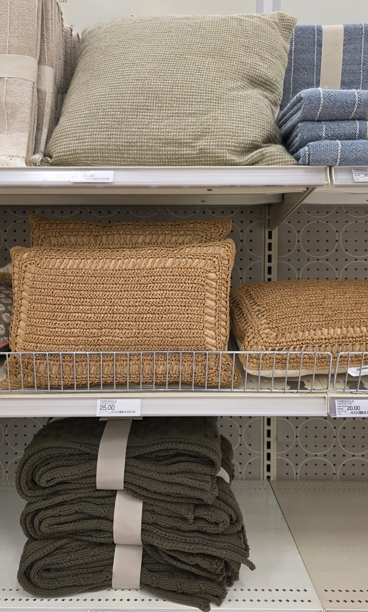 Give me all the textures, please.

#LTKHome #LTKFindsUnder50 #LTKFindsUnder100