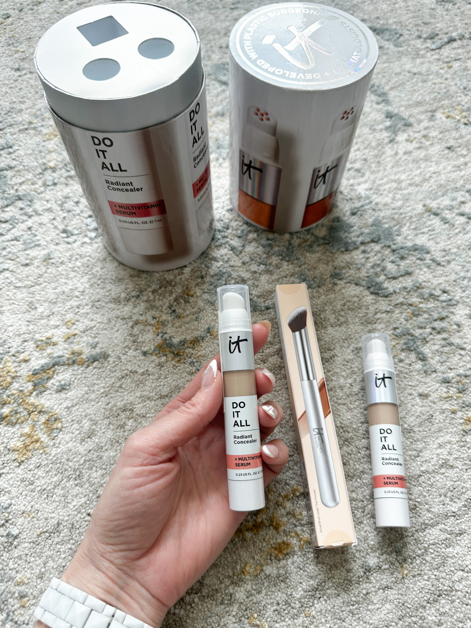 Brighten, smooth, and perfect your look with the IT Cosmetics Do It All Radiant Concealer ✨💖 This multitasking must-have delivers radiant coverage while helping blur imperfections and hydrate your skin for a flawless, natural finish 🌟 Perfect for everyday wear or full glam days — your glow starts here! 💫

#ITCosmetics #RadiantConcealer #MakeupMustHave #LTKBeauty #FlawlessSkin #BeautyRoutine #ConcealerGoals #GlowingSkin #AmazonBeauty #MakeupEssentials #LTKFinds #BeautyFavorites #EverydayMakeup #GlowUp #SkinPerfect 

 