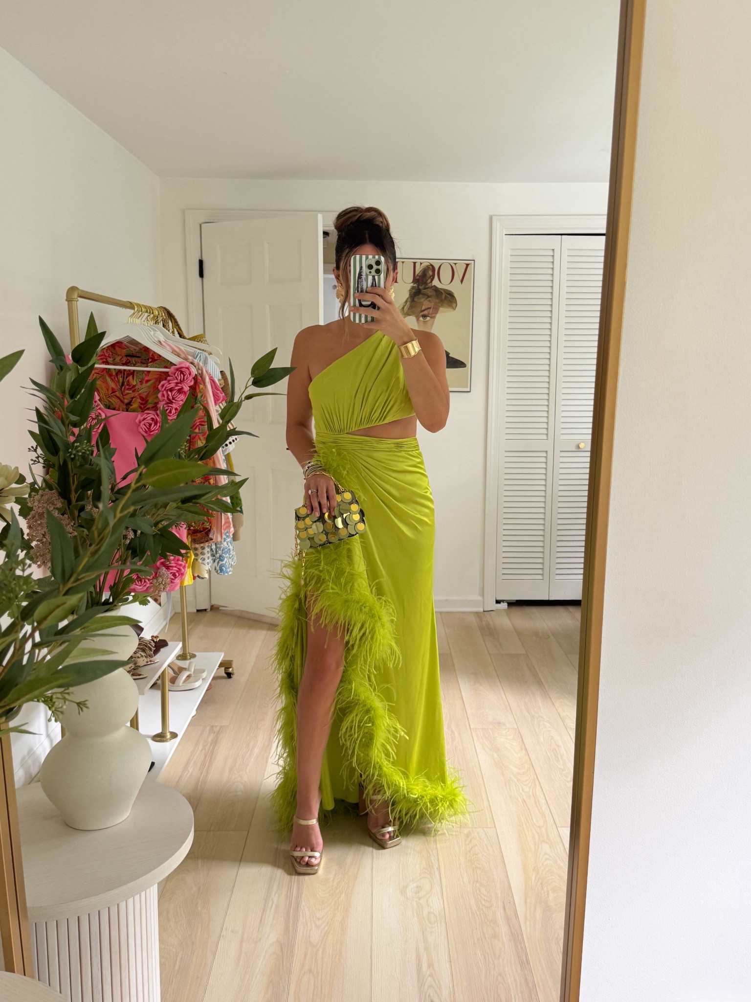 the absolute PERFECT dress for when you want to make a statement (wearing size 4, runs TTS)

Feather trim dress | cocktail dress | unique dress | wedding guest dress | birthday dress | statement dress | citrus dresss | Nordstrom | mac duggal 

#LTKWedding #LTKParties #LTKStyleTip