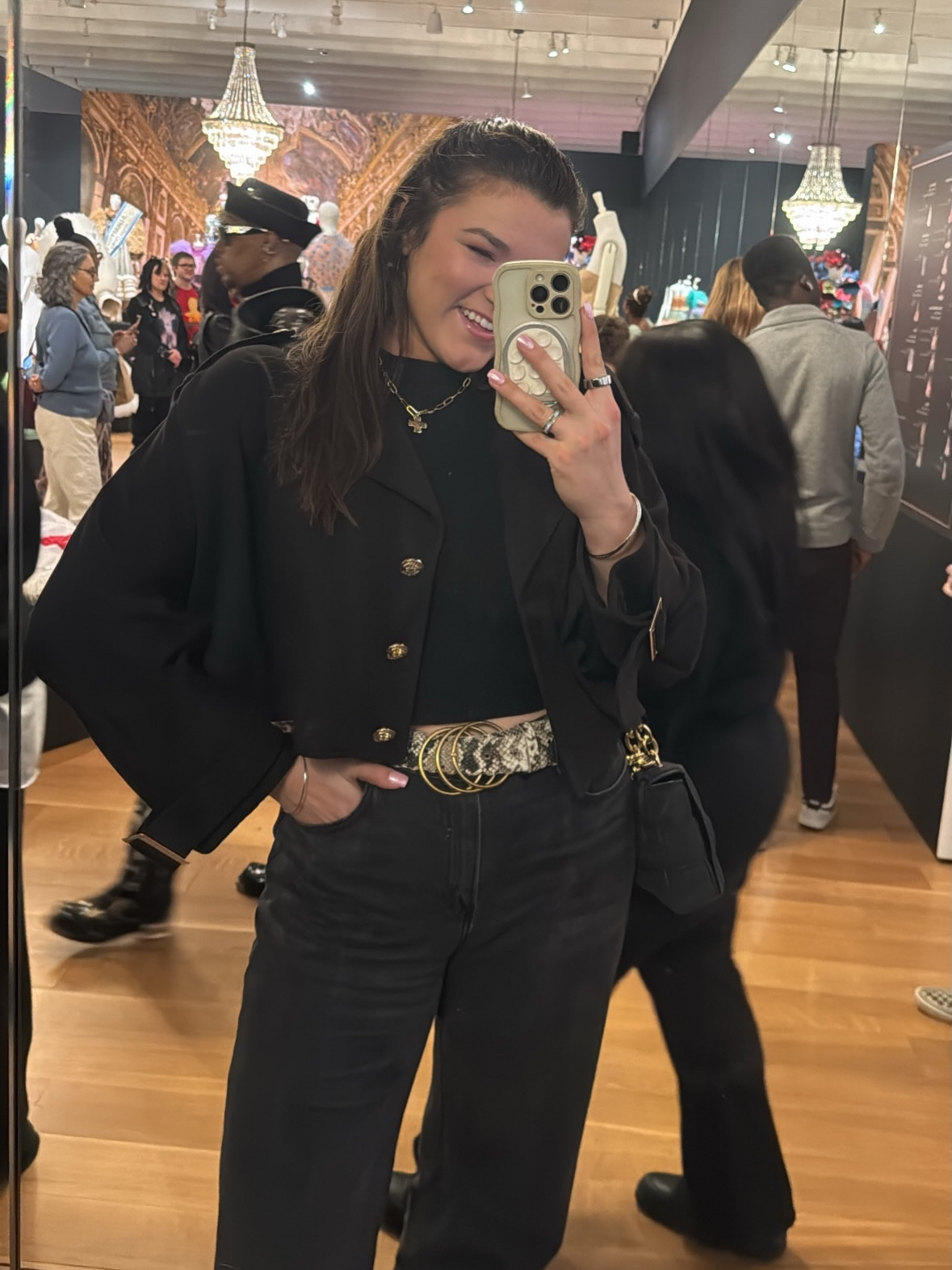 Sharing some of my favorite looks from the @viktorandrolf exhibition at the @highmuseumofart in case you missed it!!! ✨