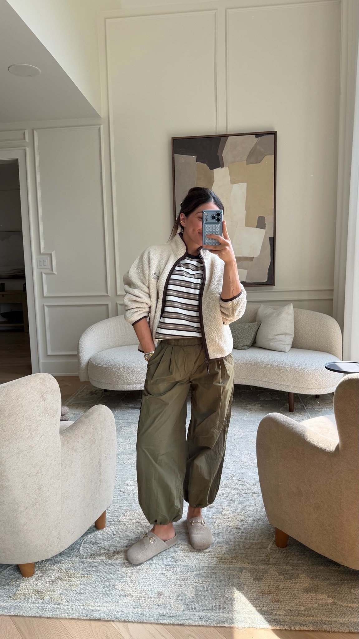 Polar fleece - M 
Tshirt - small 
Cargos - XS petite