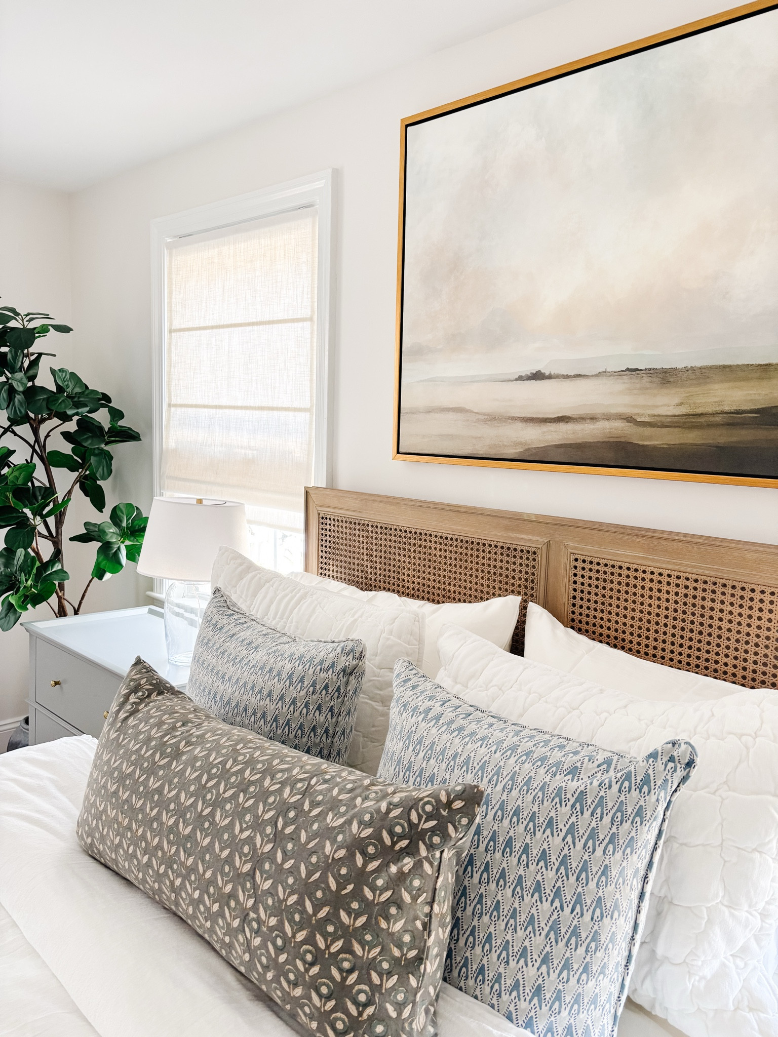 Relaxing coastal guest bedroom. 

#LTKHome