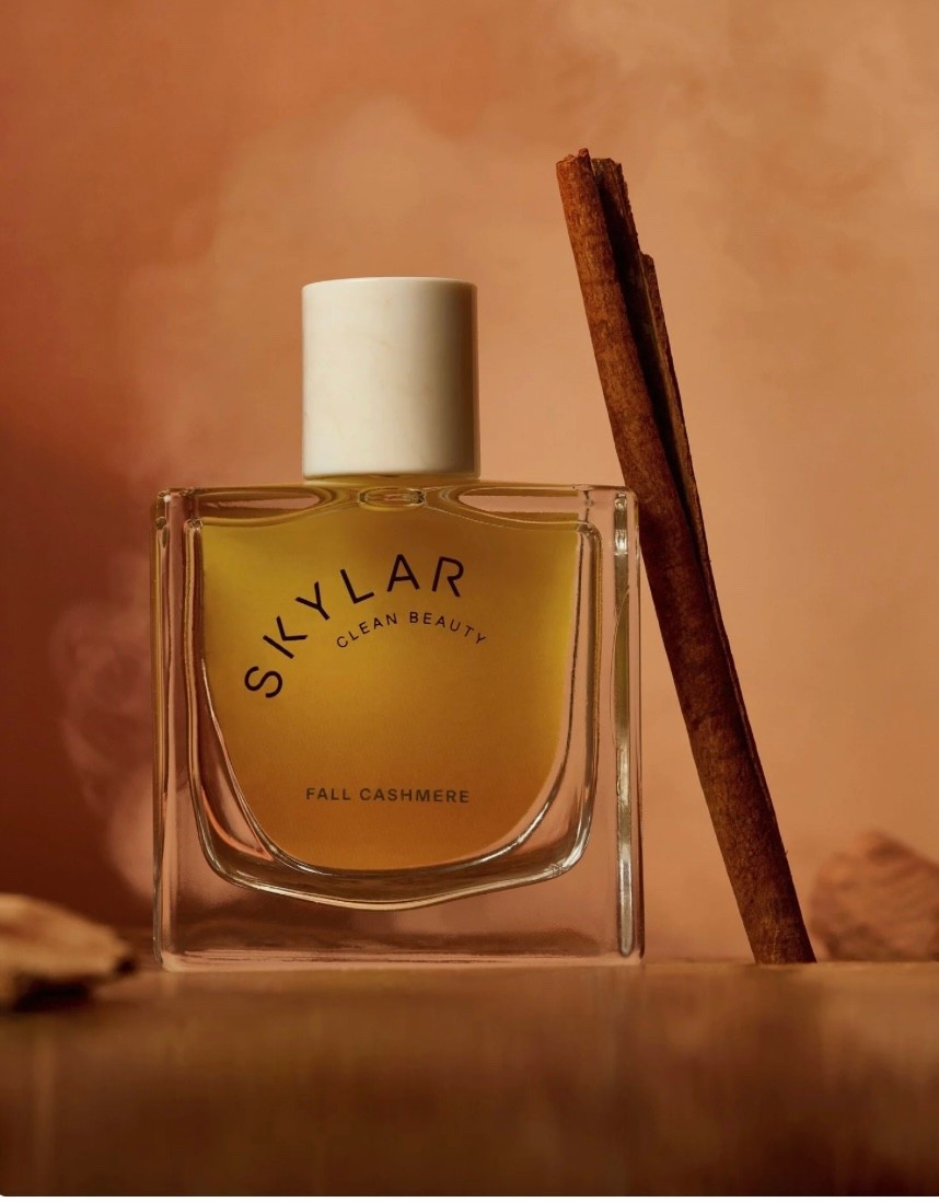 Skylar Fall Cashmere: Warmer, softer, with spiced and cozy elements (cinnamon, creamy woods) — great if you want something gentle but seasonal.

#LTKSeasonal #LTKFindsUnder100