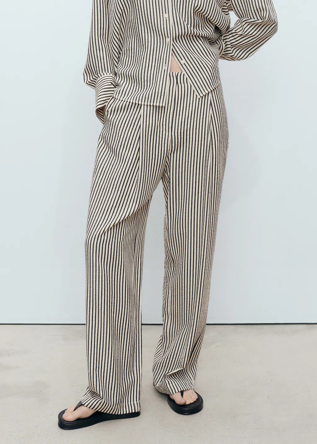 Texture striped trousers - Women | MANGO United Kingdom | MANGO (UK)