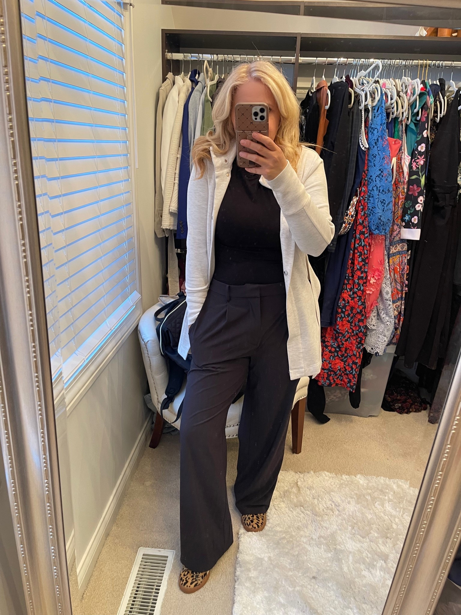 Travel outfit, comfy outfit, petite friendly pants 

#LTKootd #LTKTravel #LTKPetite