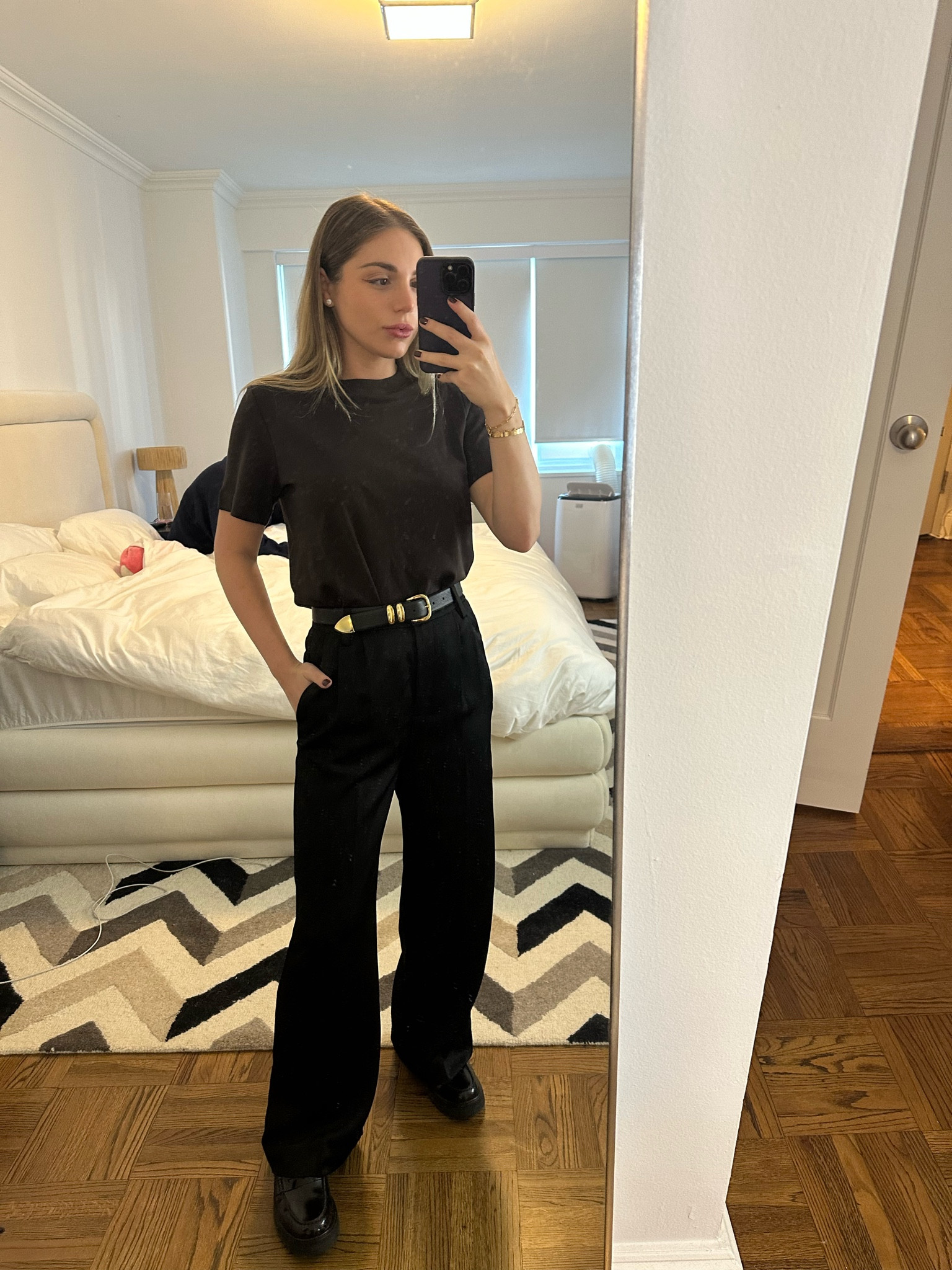 Obsessed with this simple look !!! & this tee