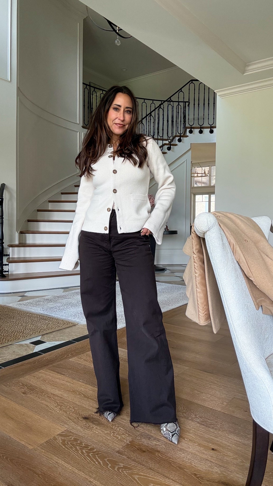 Todays ootd. Spring but dressed for the cold again. 
Small sweater
Denim tts 27
Boots are fabulous also tts