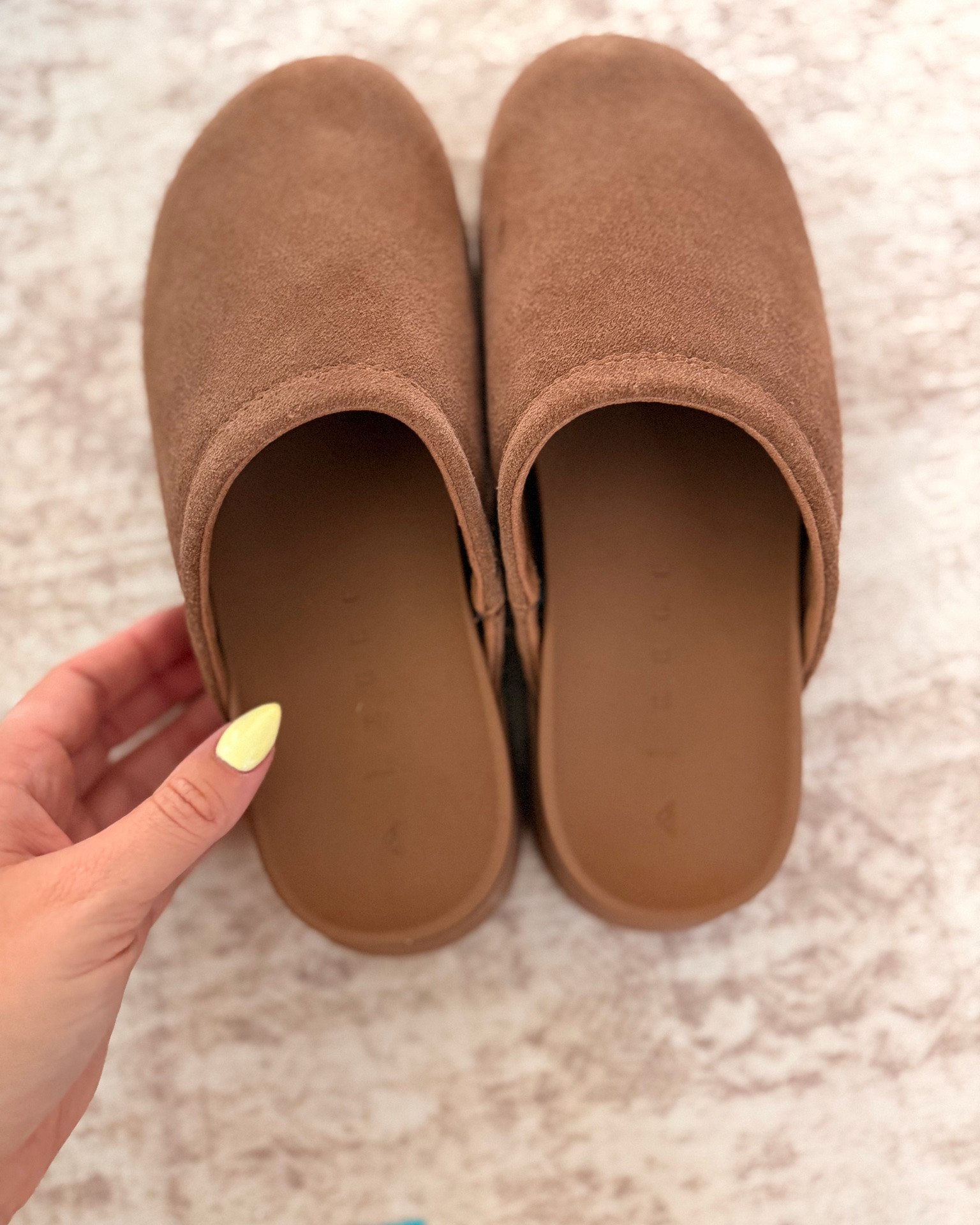 You know when you find a pair of shoes and immediately know you’re going to wear them to death? 😂 Yep… these are those. 🤎 so many colors to choose from as well!! 

#reefpartner #REEF #ComfyShoes #LTKStyle #MomStyle