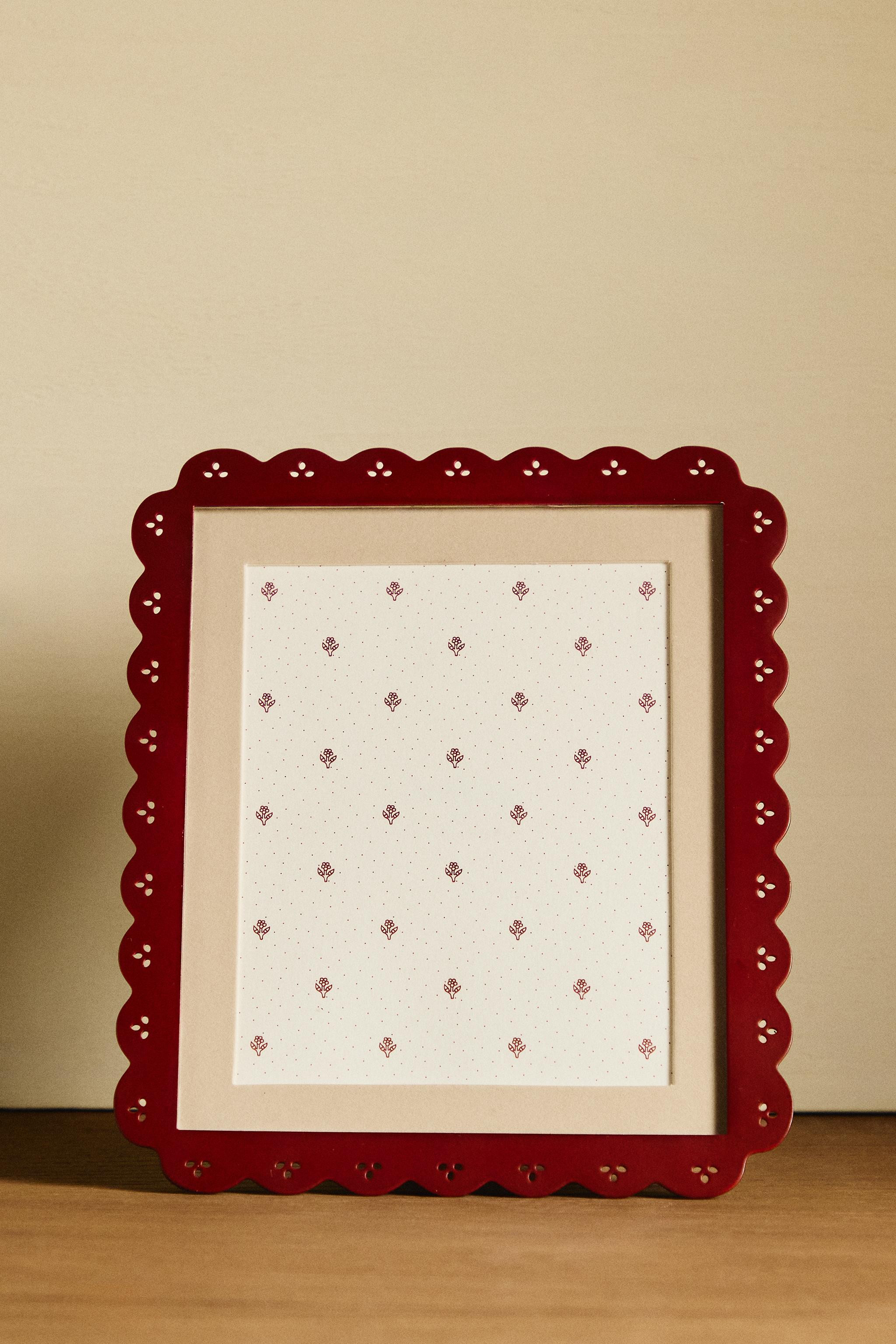 CHILDREN’S METAL PICTURE FRAME WITH WAVY EDGE | Zara US