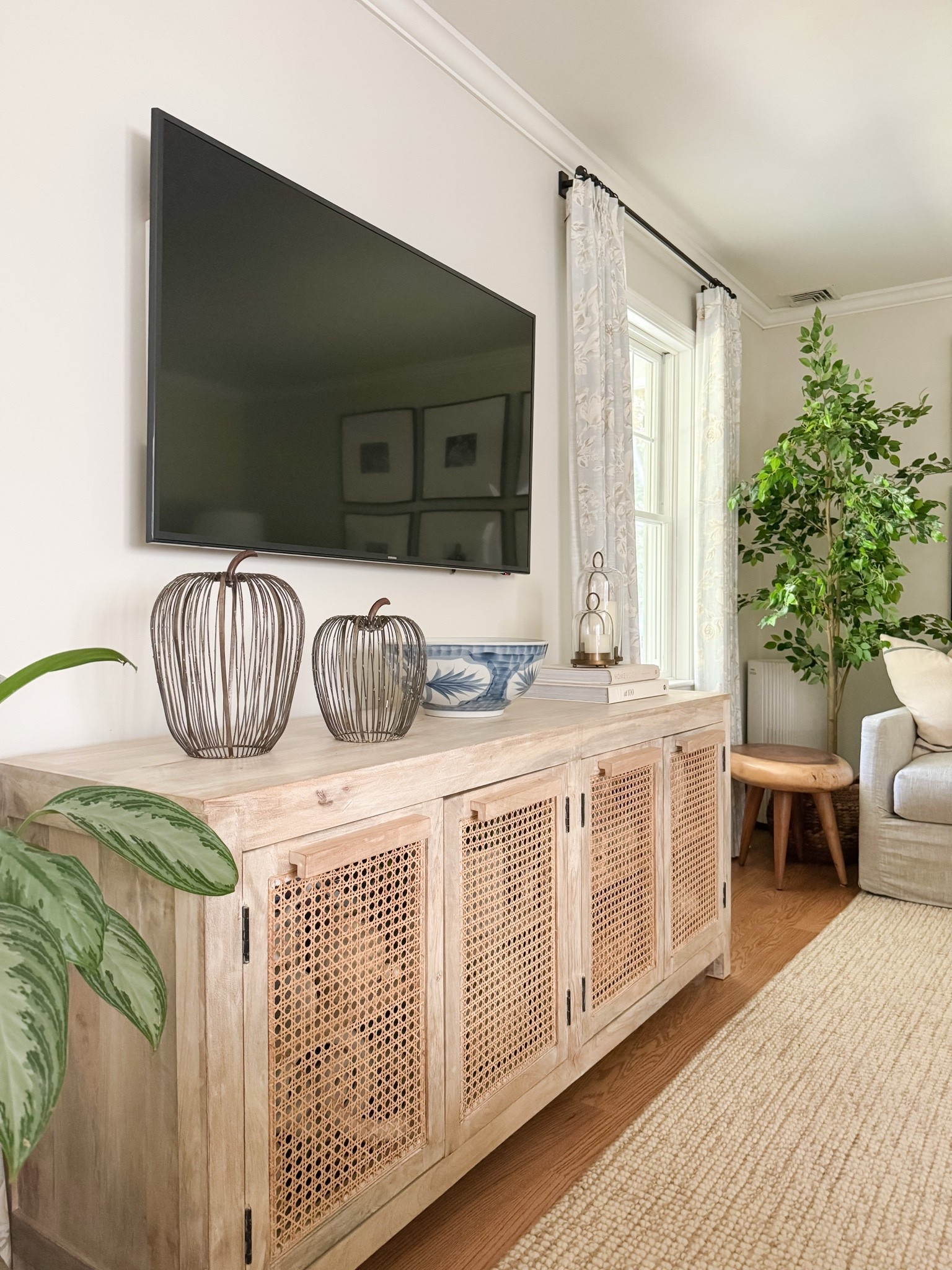 Coastal living room, Amazon home decor, coffee table, spring home decor, gallery frames, coastal media console

#LTKHome