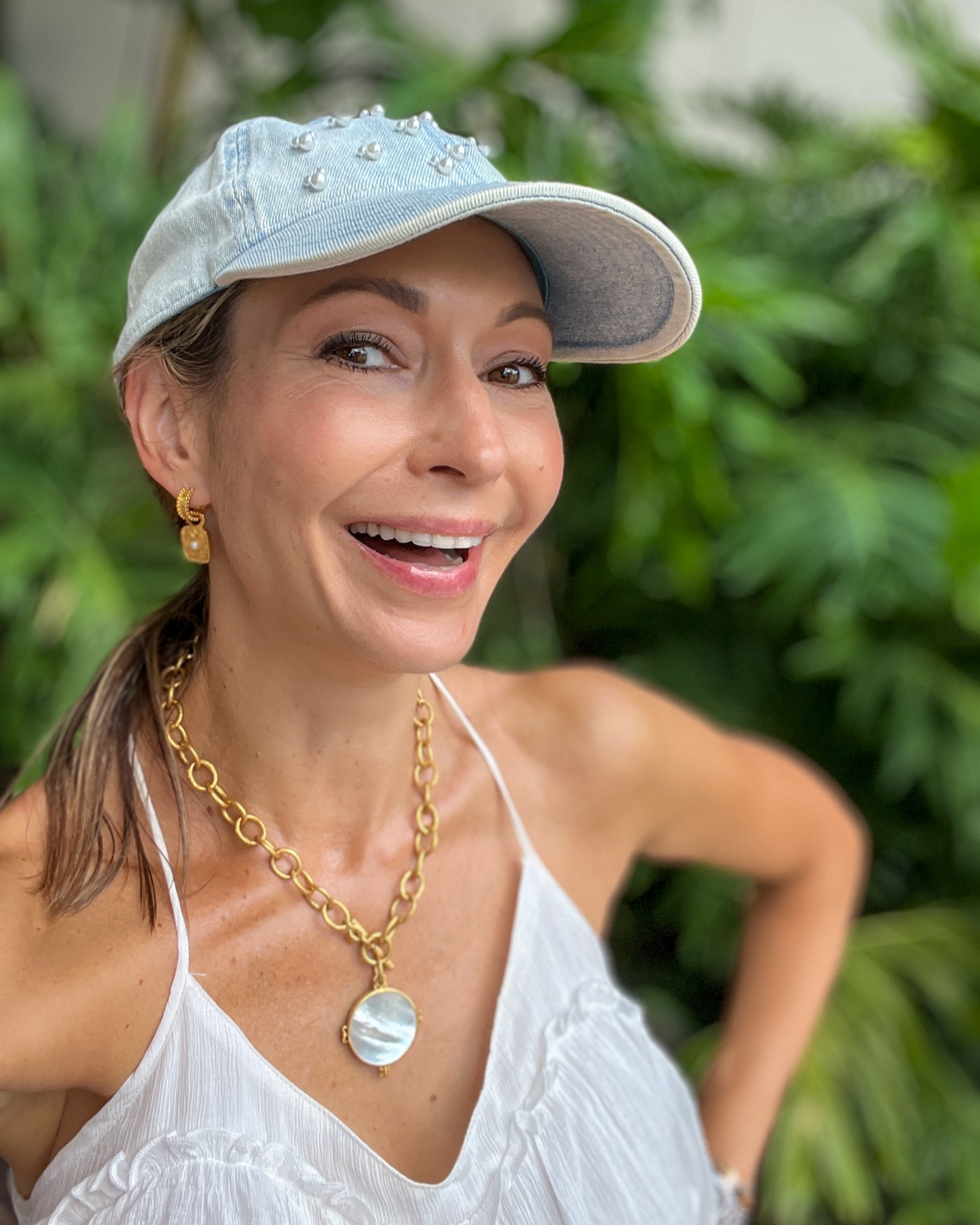 Summer vibes 🤍 with Julie Vos Meridian Reversible Necklace 

#LTKSeasonal #LTKSaleAlert #LTKStyleTip