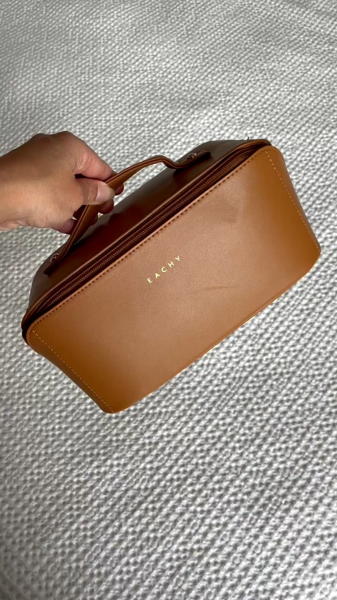 The travel case we’re loving right now (and it’s on sale for $20)!

#LTKMothersDay #LTKSaleAlert #LTKTravel