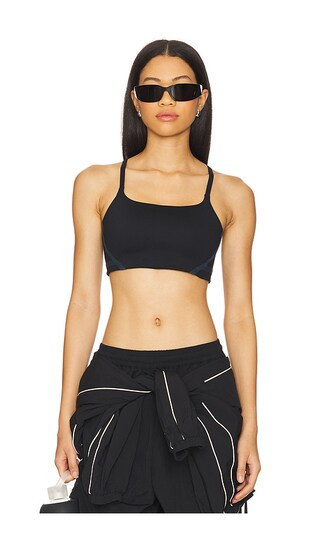 Nike Light-Support Lightly Lined Sports Bra in Black. - size L | Revolve Clothing (Global)