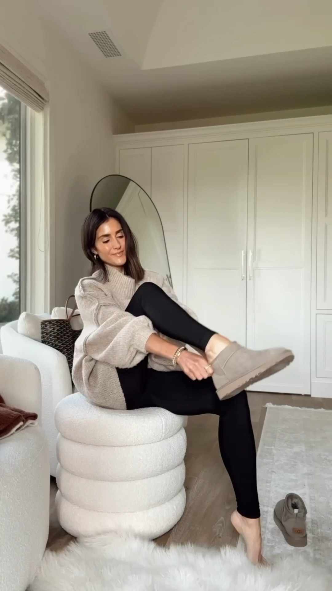 POV: You found the sweater that feels like a hug. I’m just shy of 5-7” wearing the size small
StylinByAylin, Aylin #amazon #nordstrom #walmart #ootd #outfit #comfycasual

#LTKootd #LTKgrwm #LTKHoliday