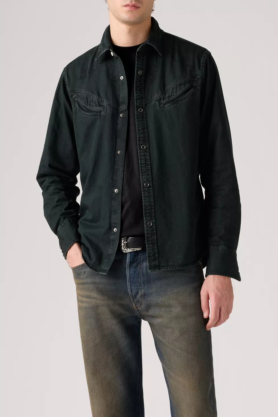 Levi’s® Western Denim Shirt | Urban Outfitters (US and RoW)