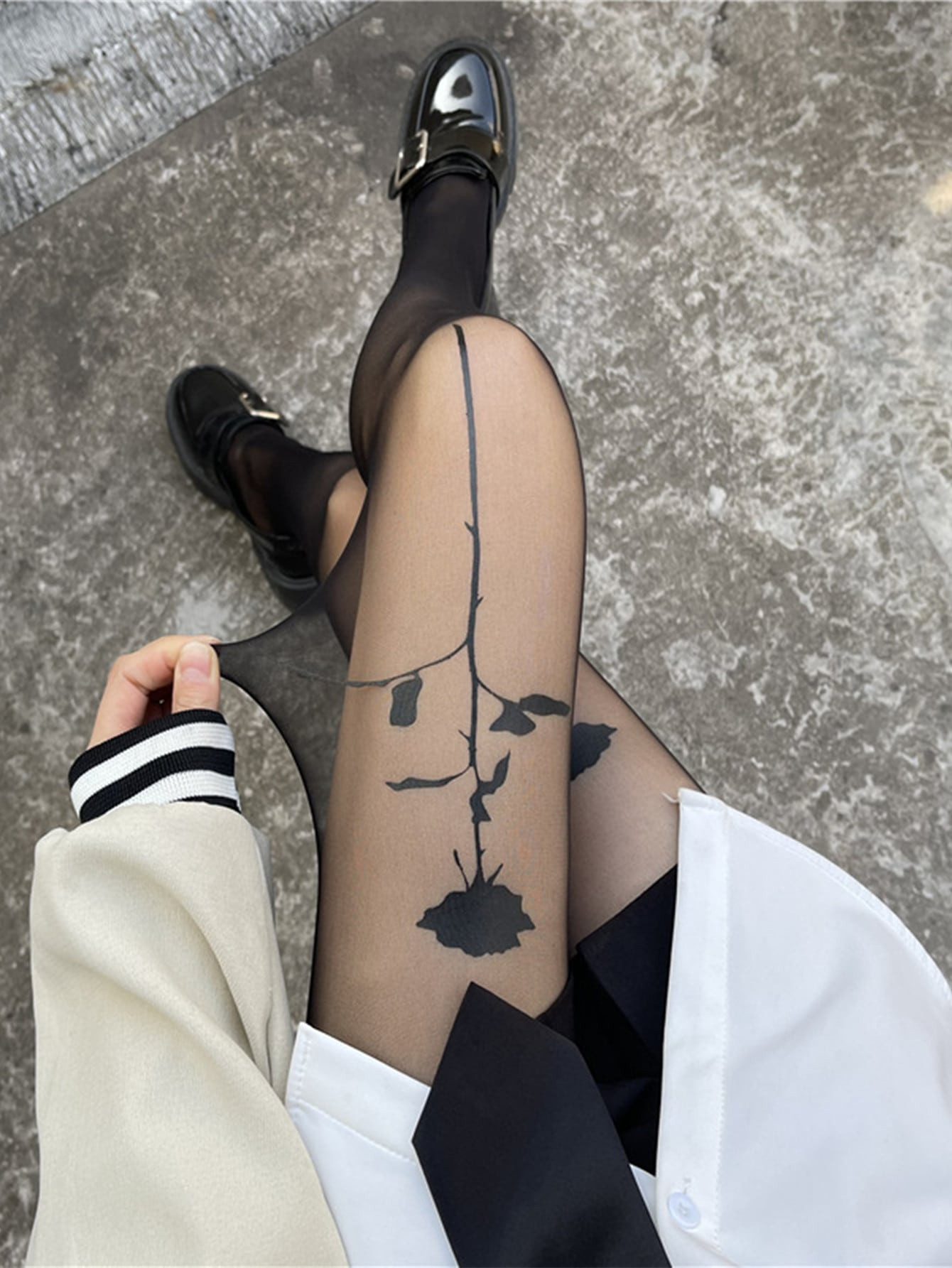1pair Women Rose Printed Fashionable Tights For Outdoor Travel | SHEIN
