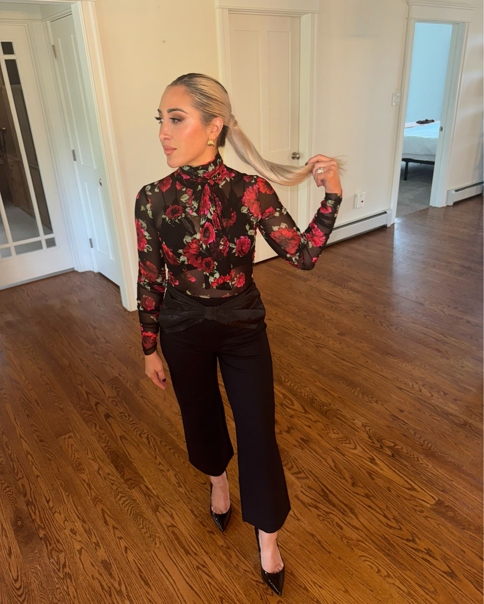 Cutest bow black pants & floral top 🖤 
#fall #fashion #women #goingout #dress #fancy #dressy #birthday

#LTKStyleTip #LTKWorkwear #LTKSaleAlert