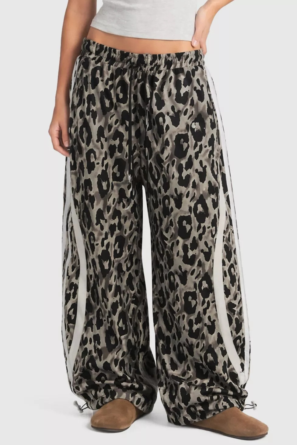 Aelfric Eden Leopard Stripe Baggy Barrel Sweatpants in Leopard, Women's at Urban Outfitters | Urban Outfitters (US and RoW)