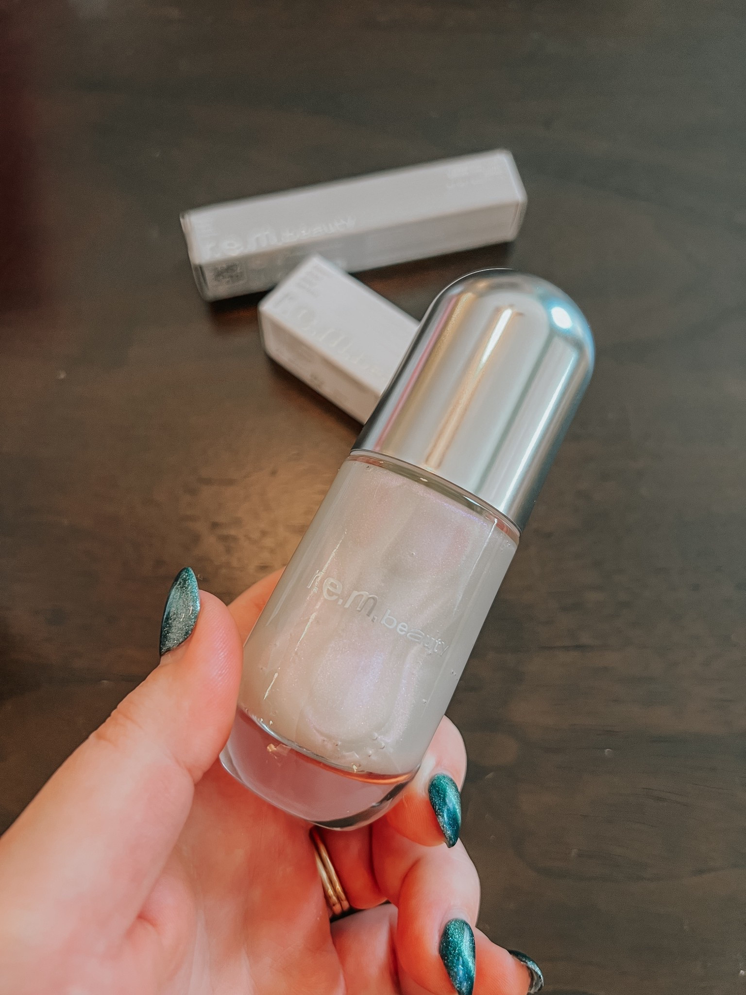 A Little Shimmer with r.e.m beauty ✨ new eyeshadow, lip color, and highlight for a shimmering look ✨ colors featured: highlighter - Aura

#LTKFindsUnder50 #LTKParties #LTKBeauty