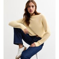 Women's Pale Yellow Soft Knit Crew Neck Jumper New Look | New Look (UK)