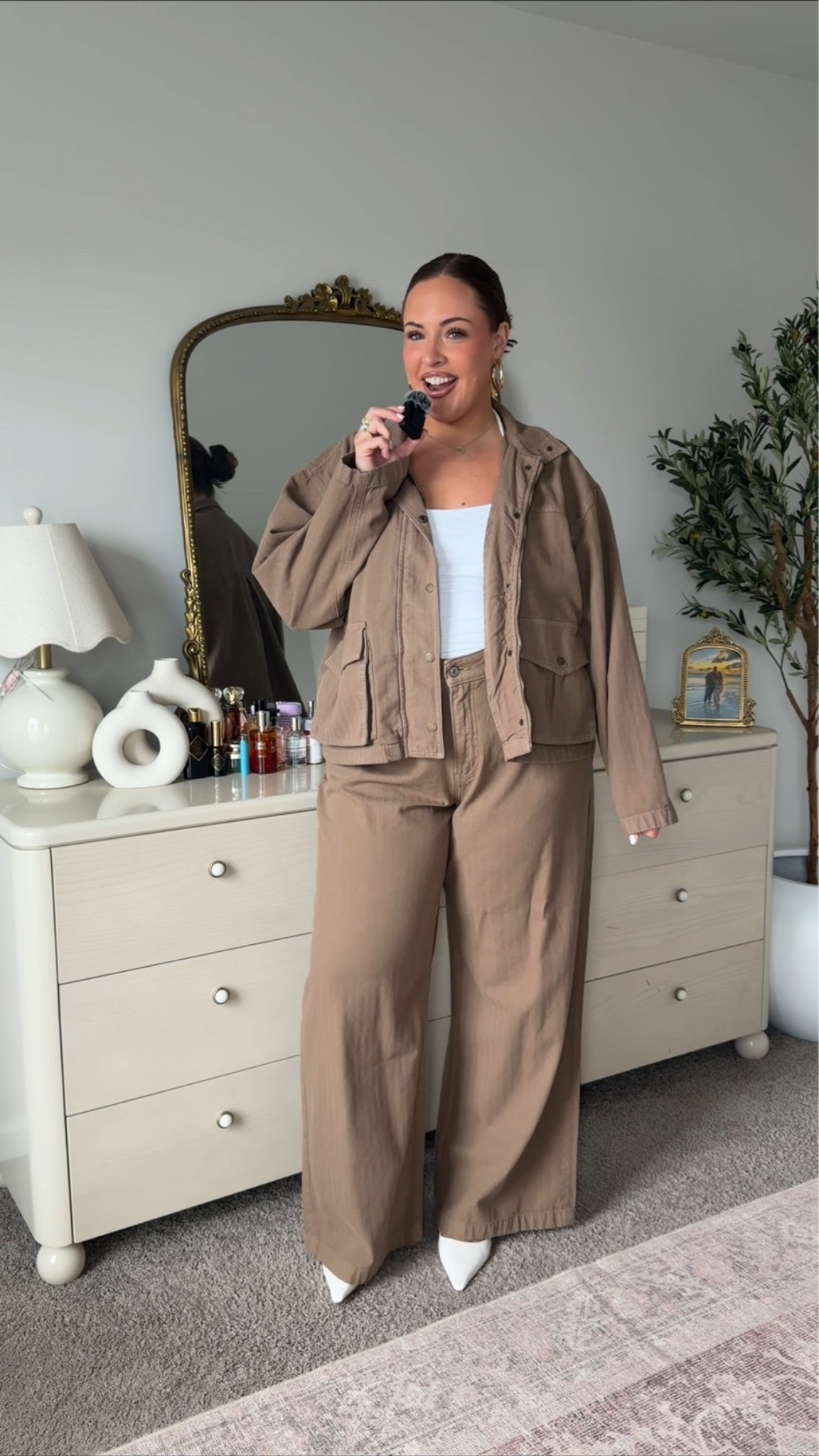 Wearing an xl jacket & 34L jeans!