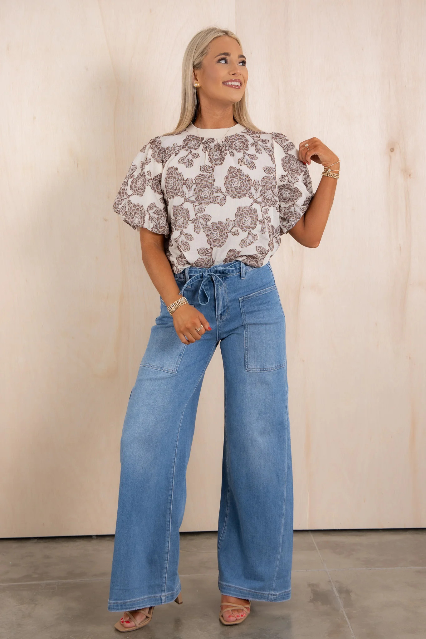 Zoe Floral Taupe Short Sleeve Top *Final Sale* | The Willow Tree