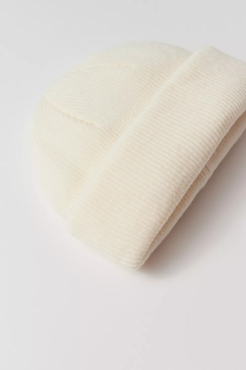 UO Short Roll Knit Beanie | Urban Outfitters (US and RoW)
