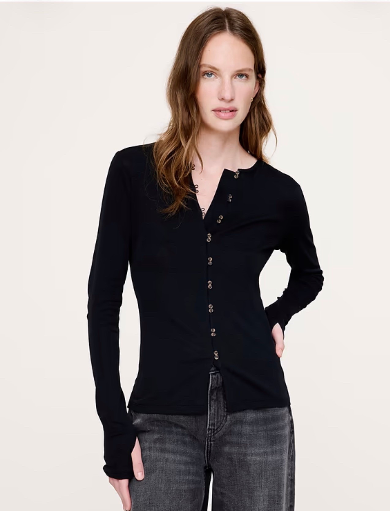 Cute button up cardigan with thumb holes 

Fall
Fashion over 50

#LTKPetite #LTKSeasonal #LTKOver40