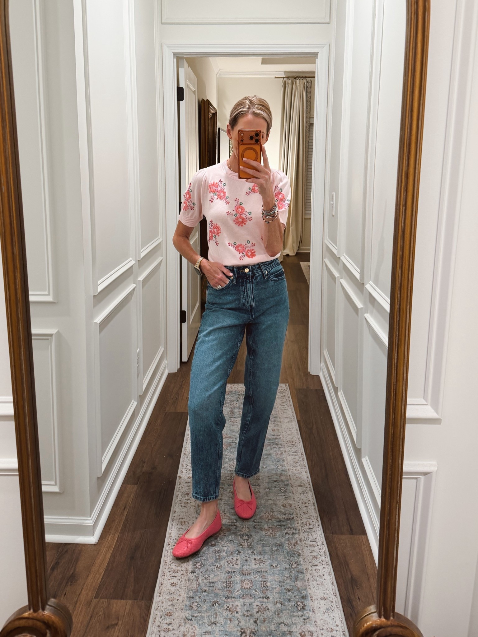 Just in time… These scoop jeans have been restocked… Part of the collection from the Devil wears Prada wearing a size 0… The barrel jeans are perfect all spring tops like this under $30 beaded top from Walmart size extra small. The perfect ootd for a rainy day.
