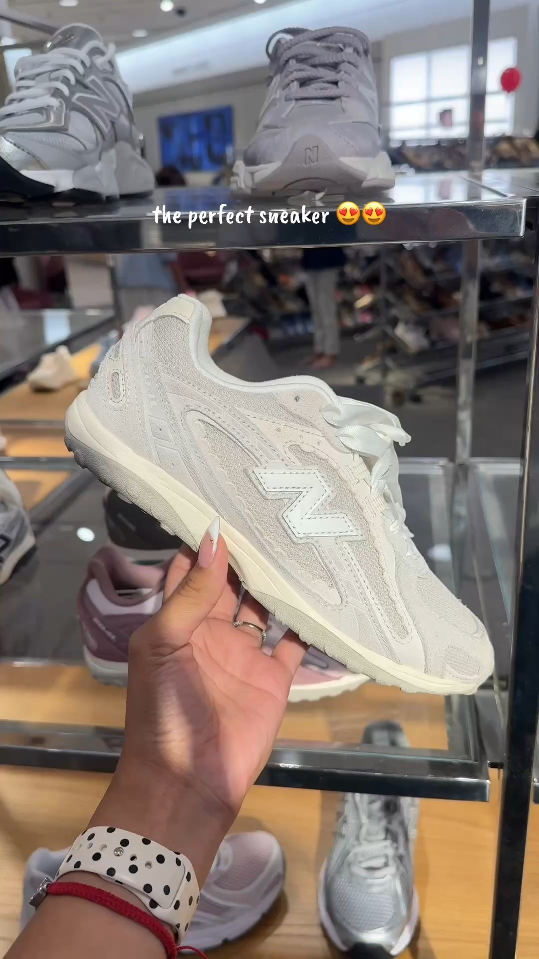 need every single pair 🤍🤎🩷