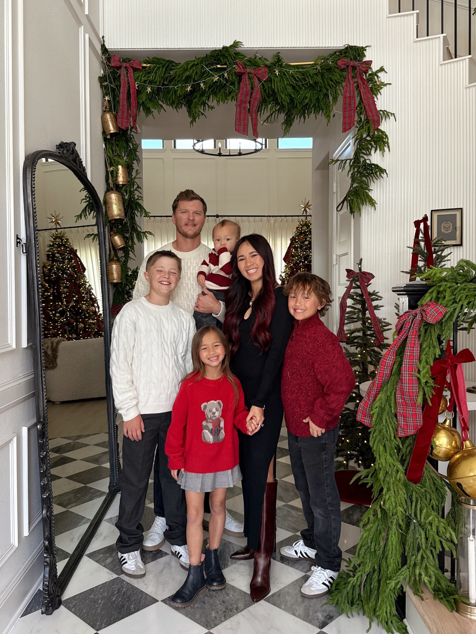 Up to 40% off sitewide @abercrombie and @abercrombiekids 