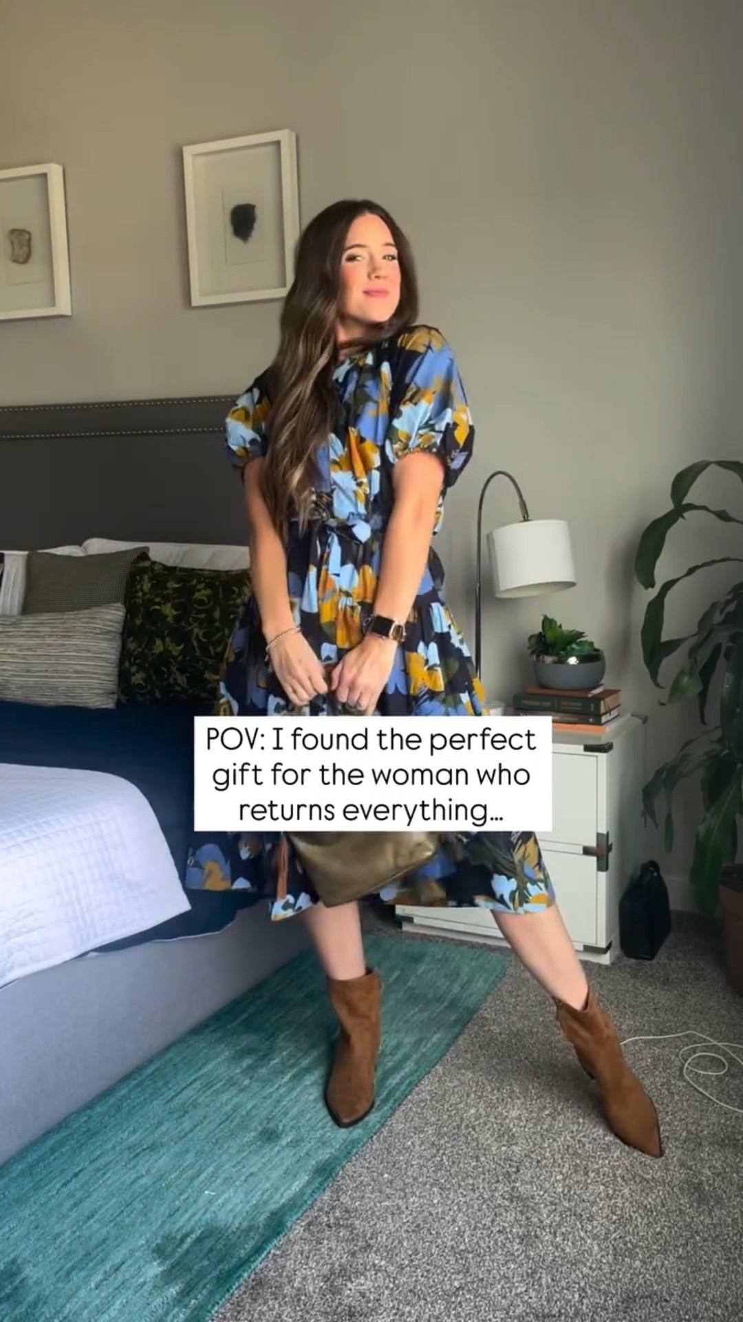 Less than 2 weeks until Christmas!! Check those gifts off your list! 

Truly, love all of my @laticoleathers bags but this one is my “me” bag! Date nights, mom’s night out - she is perfect! 

& THE 🎀 CHARM!!! I switch it to all my bags 😂

Let me know if you want links & I’ll send it your way!