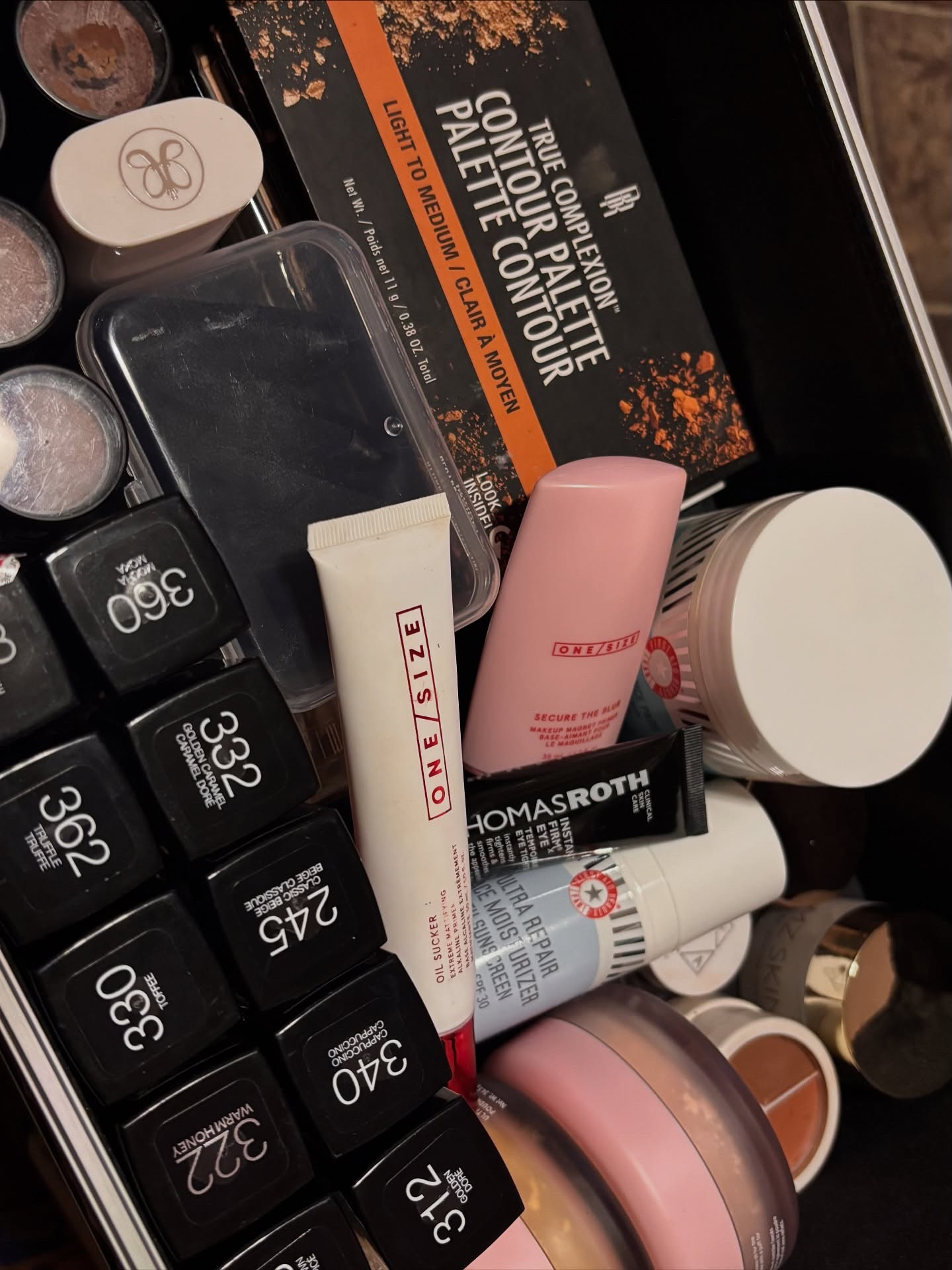 As a makeup enthusiast I love trying new products. As a makeup artist I’m always weary about trying new products and adding them to my kit. Everything’s so expensive and fads fade. Here are some of my favorites, tried and true 💄

What are some products you love? What new products should I try? 

#makeupkitessentials #makeupkit #makeupartistlife #marylandmua #dmvmua #lipliners #lipcombo #basemakeup

#LTKStyleTip #LTKBeauty #LTKItBag