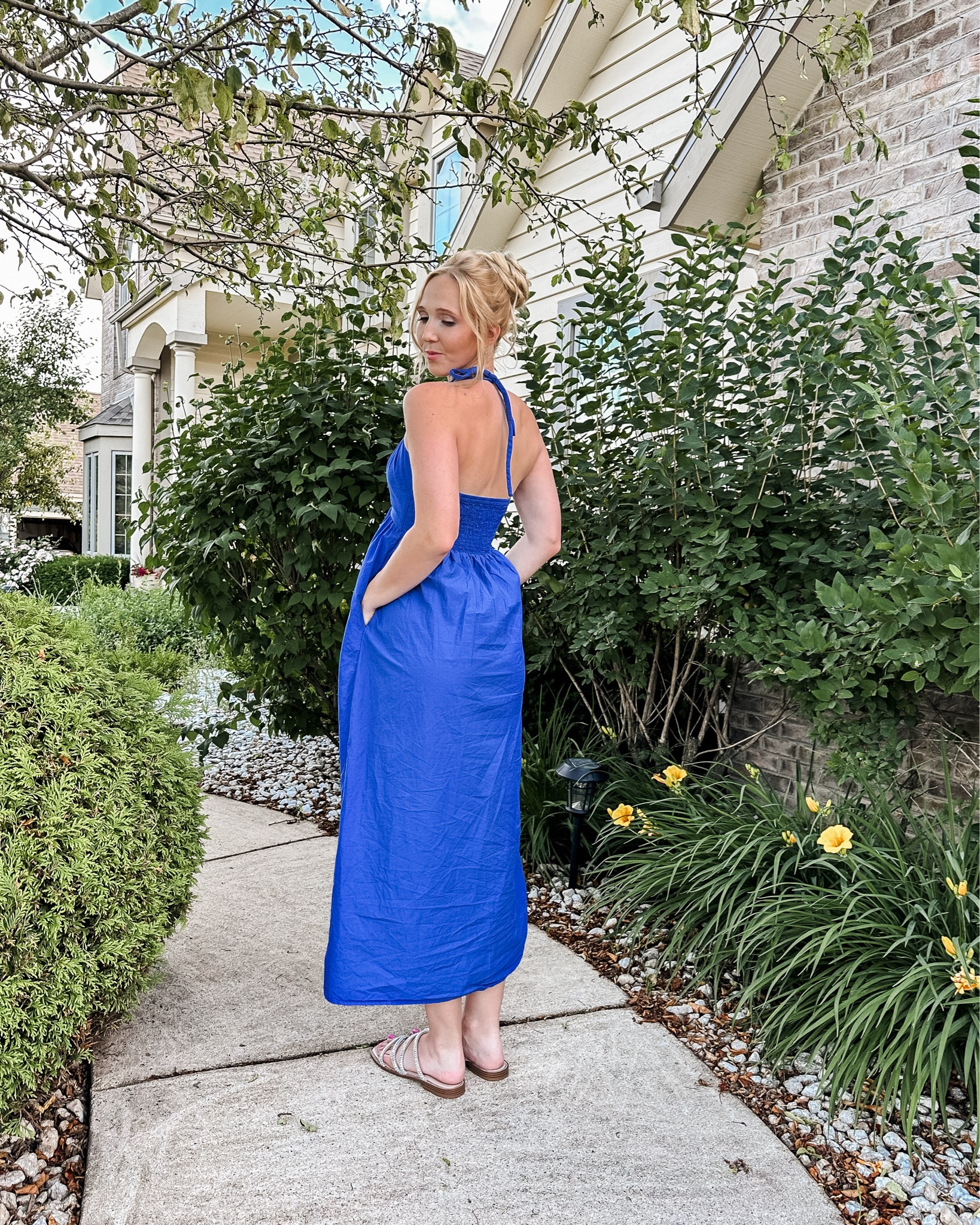 Target Summer dress 💙

Obsessed with this Summer maxi from Target. I’m in the XS and it fits me great! It’s the perfect easy, casual dress that makes you feel so put together ☺️

Summer outfit, summer dresses, target outfit, target maxi dress, summer style, blue maxi dress, summer dinner party outfit, vacation outfit, beach vacation outfit, vacation dress, beach vacation dress

#LTKSummerSales #LTKSeasonal #LTKStyleTip