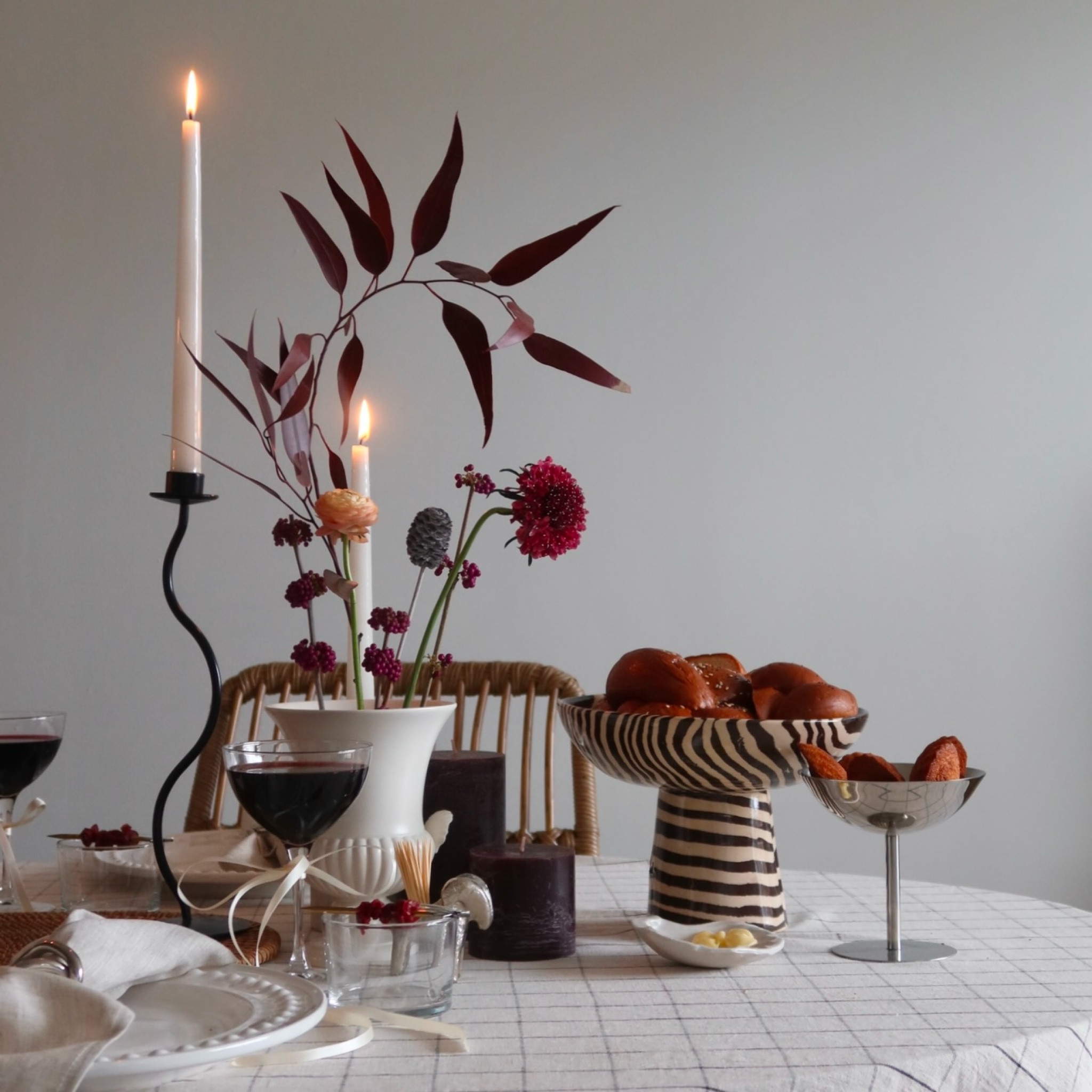 Festive table 
Tablescape  

#LTKuk #LTKstyletip #LTKhome