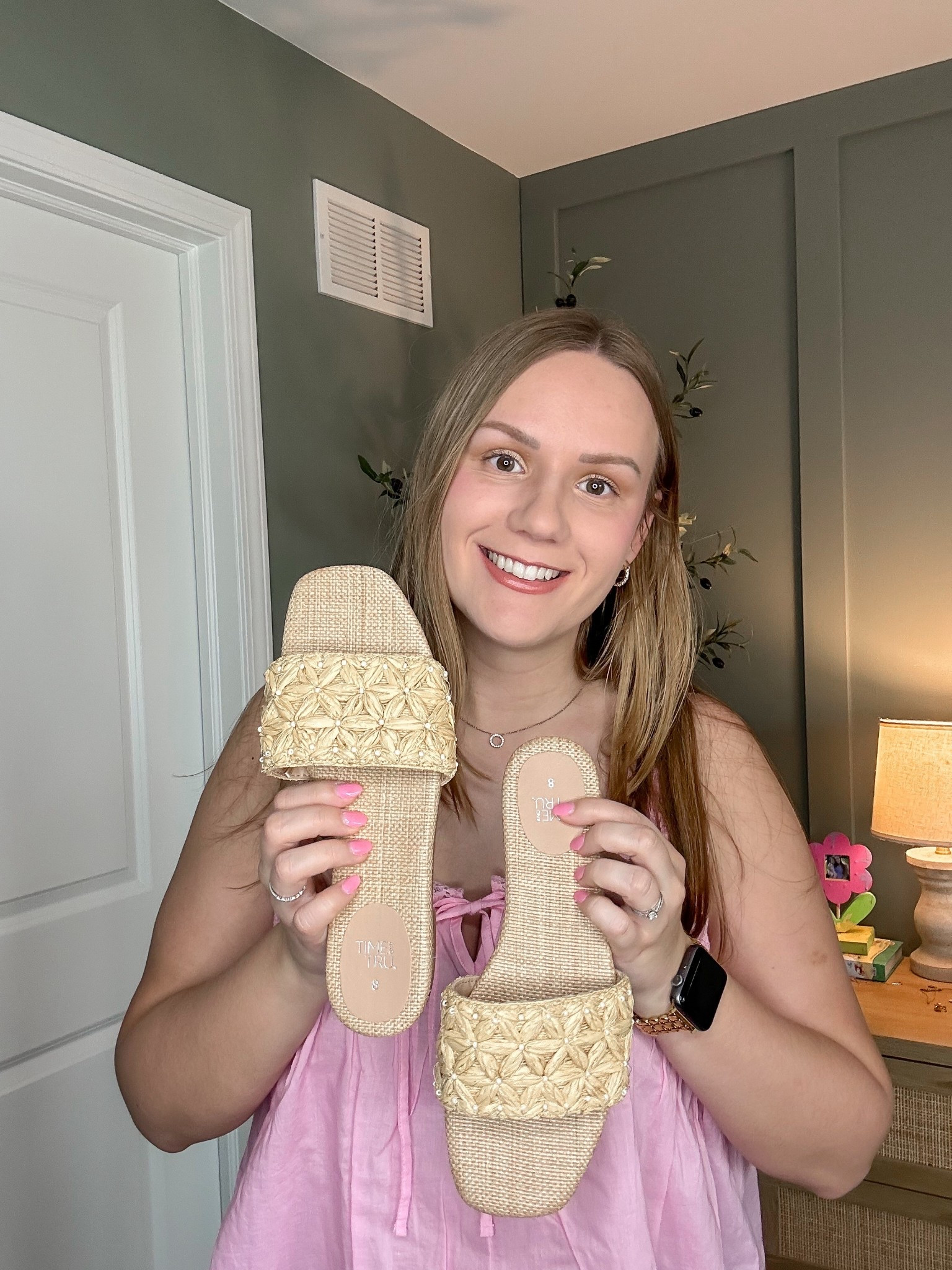 These raffia sandals are the IT shoe for spring & summer 🤎✨ they go with literally everything—dresses, denim, beach days, you name it 🙌🏼 super comfy, lightweight, and give that effortless elevated look without the price tag 👀
Linked in my LTK—don’t wait, these will sell out FAST 🤍
#LTKstyle #LTKfinds #LTKunder50 #SpringStyle #SummerStyle #RaffiaSandals #ShoeCrush #NeutralStyle #VacationOutfit #BeachStyle #EverydayOutfit #AffordableFashion #OOTDstyle #StyleOnABudget #ViralFinds #MustHaveShoes

#LTKootd