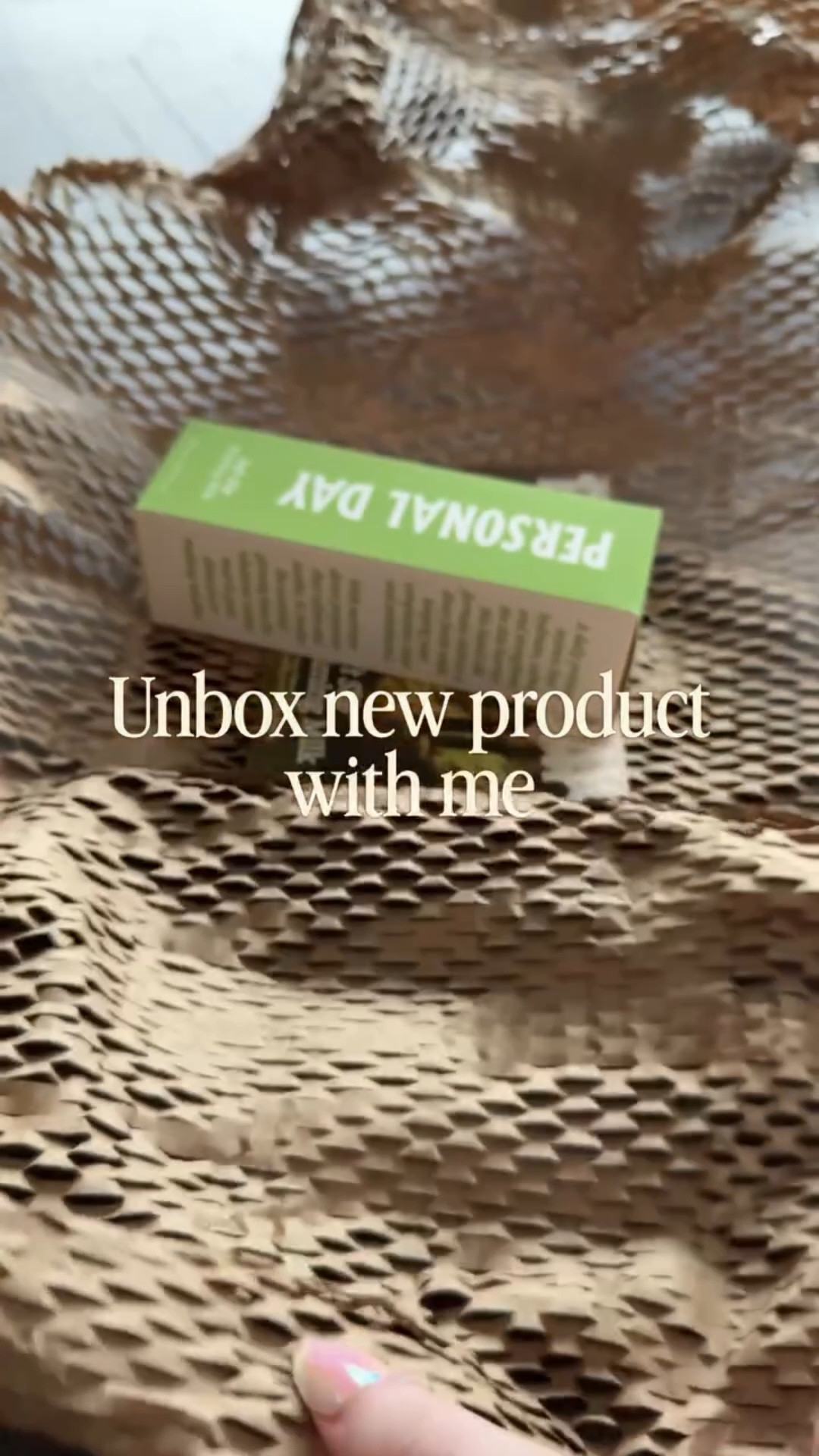 Unboxing Personal Day’s new Soft Slip Priming Milk! I’ve had the pleasure of getting this product early, and trying it out. As someone with acne, not many products that are good for your skin are actually formulated to be kind to your acne. I’ve been using this product in replace of my primer and I have seen a difference! My skin has felt softer and my acne has not felt irritated! 💚 Highly recommend even if you don’t have acne #personaldayskincare #personalday #newinbeauty
