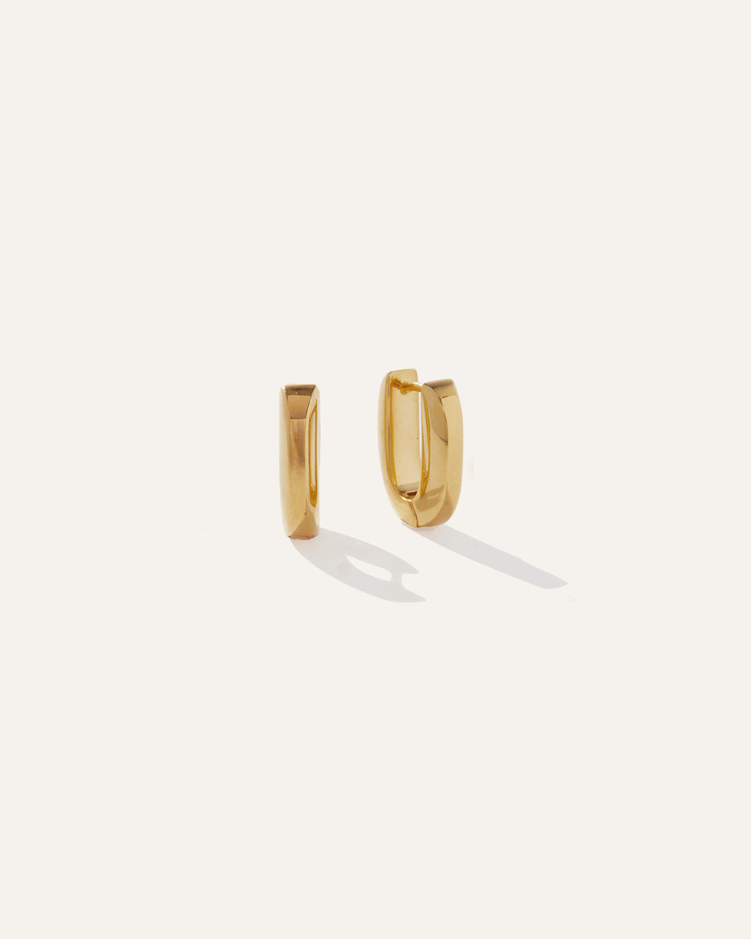 Chunky U Huggie Hoops | Quince