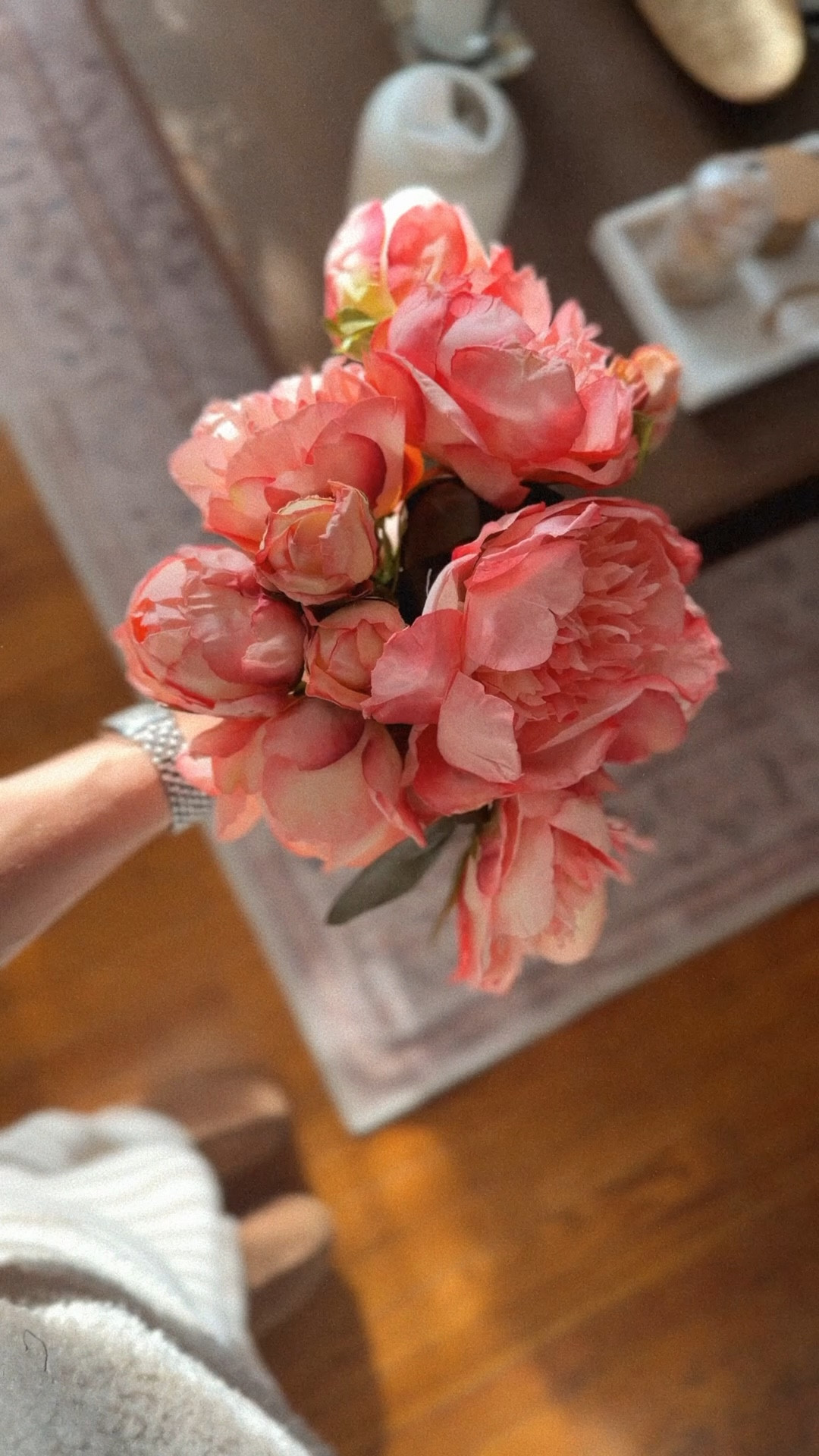 Slowly starting my #ValentinesDay decor and these faux peonies are an absolute must 🤍
They look so real and work perfectly in any space. Just a simple little bouquet on my coffee table, and it instantly feels cozy and chic.

#ad #Wayfair #WayfairPartner @wayfair

Coffee table decor • Valentine’s Day decor • spring refresh • faux stems

#LTKValentine #LTKHome #LTKstorytime