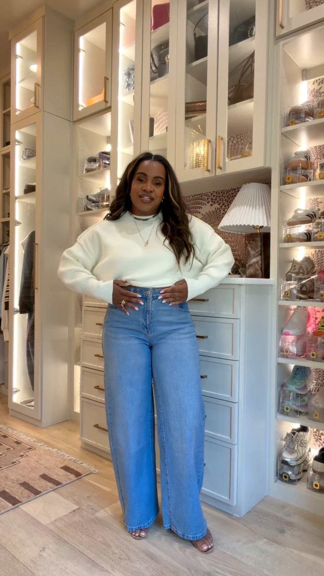 These are $20 look how great it fits on the tummy such a good staple Jean you can wear every day. This looks great with flats as well! The scenario wide leg jeans - not a ton of stretch so size up ￼
