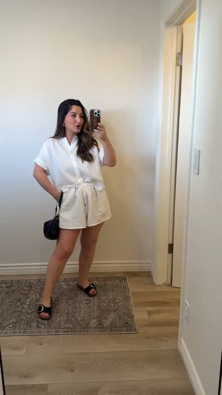 Gap set on sale!!! 

I’m 5’0”140 lbs 
Top size small petite 
Shorts size medium petite 

40% off everything + 50% off shorts 5/8-5/15

Petite fashion 
Travel outfit 
Vacation outfit 
Summer fashion 

#LTKPetite #LTKTravel #LTKSaleAlert